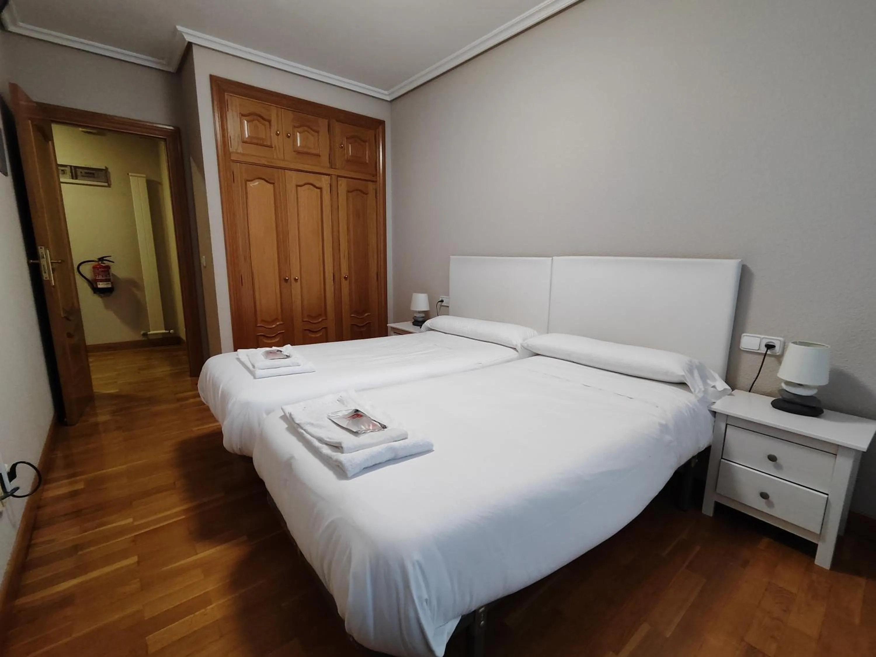 Property building, Bed in Gestión de Alojamientos Apartments