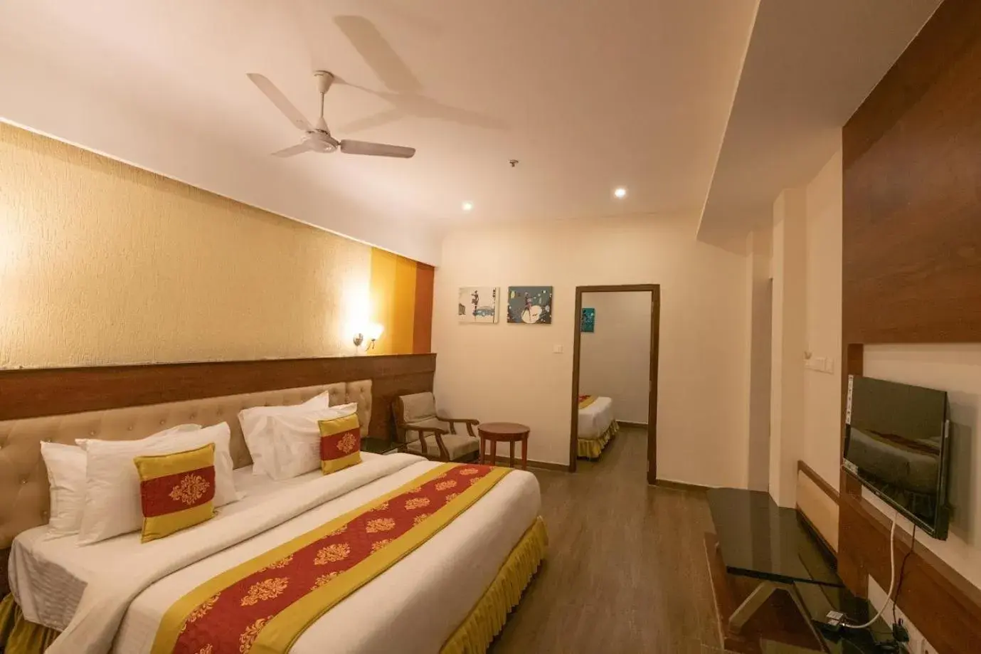 Photo of the whole room, Bed in Hotel High Point Photo of the whole room, Bed in Hotel High Point