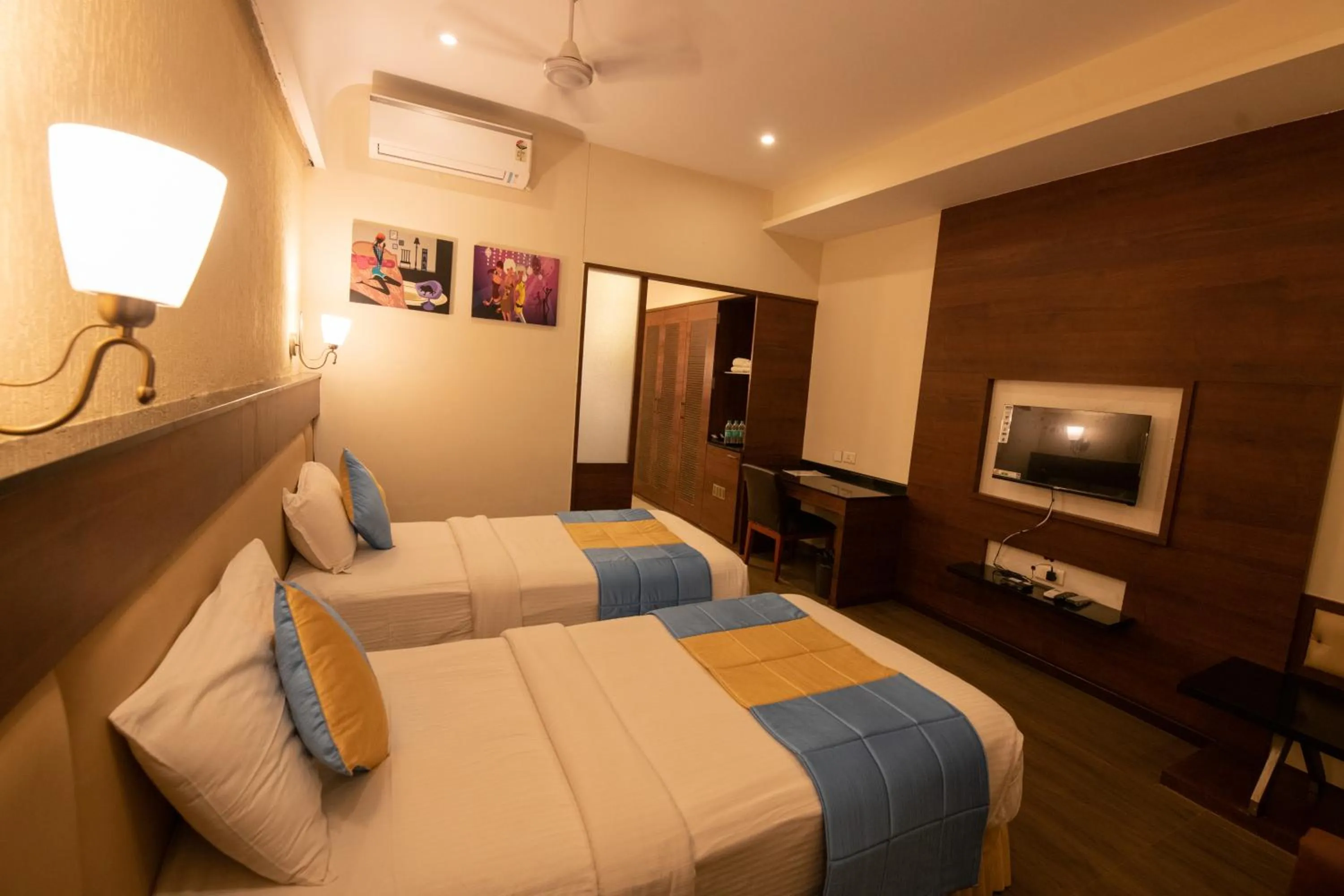 Photo of the whole room, Bed in Hotel High Point