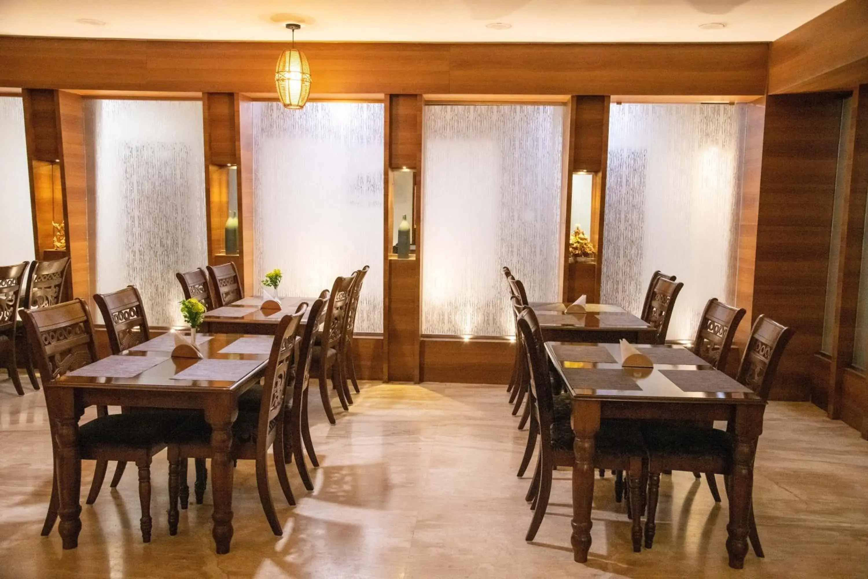 Restaurant/places to eat in Hotel High Point Restaurant/places to eat in Hotel High Point