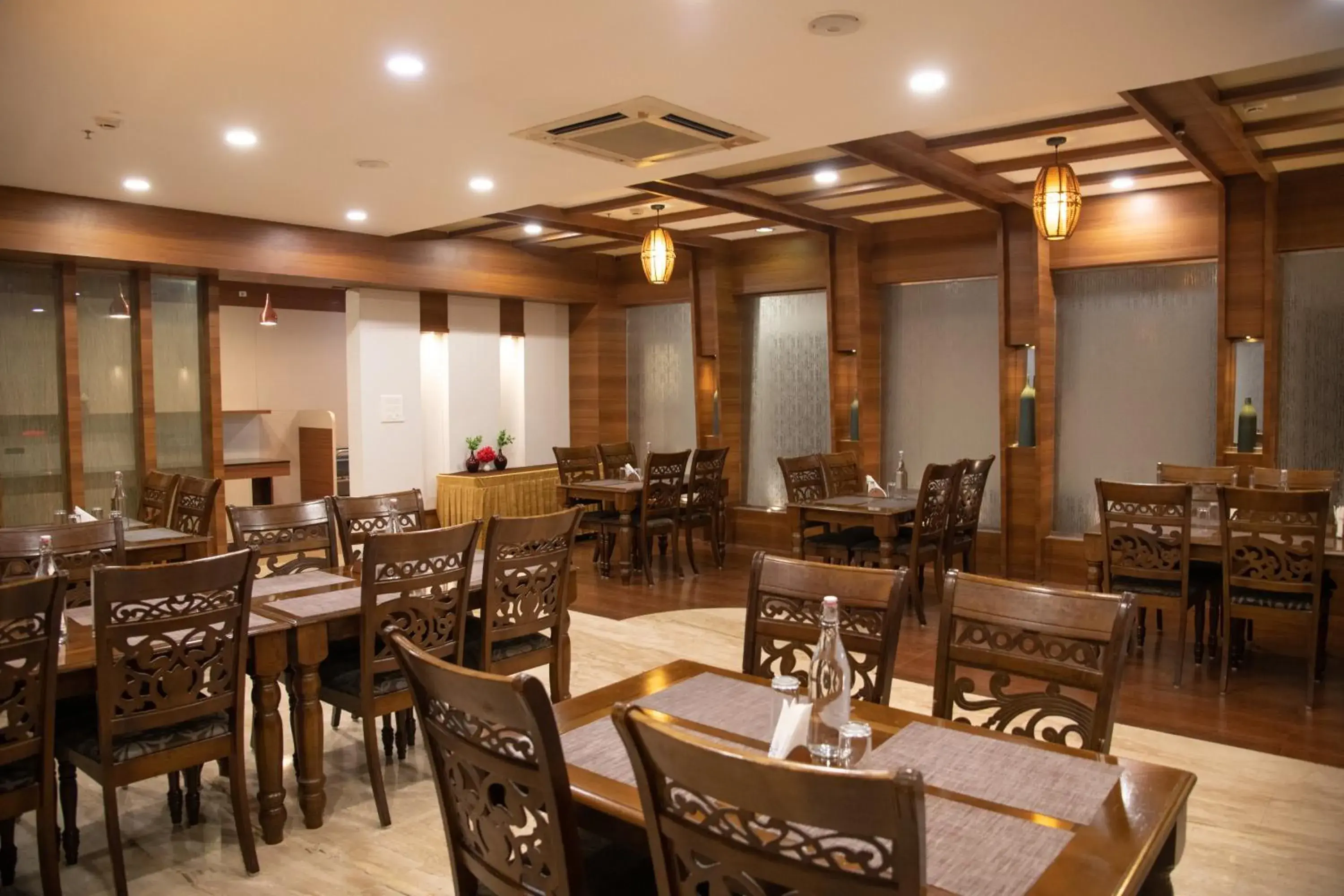 Restaurant/places to eat in Hotel High Point Restaurant/places to eat in Hotel High Point