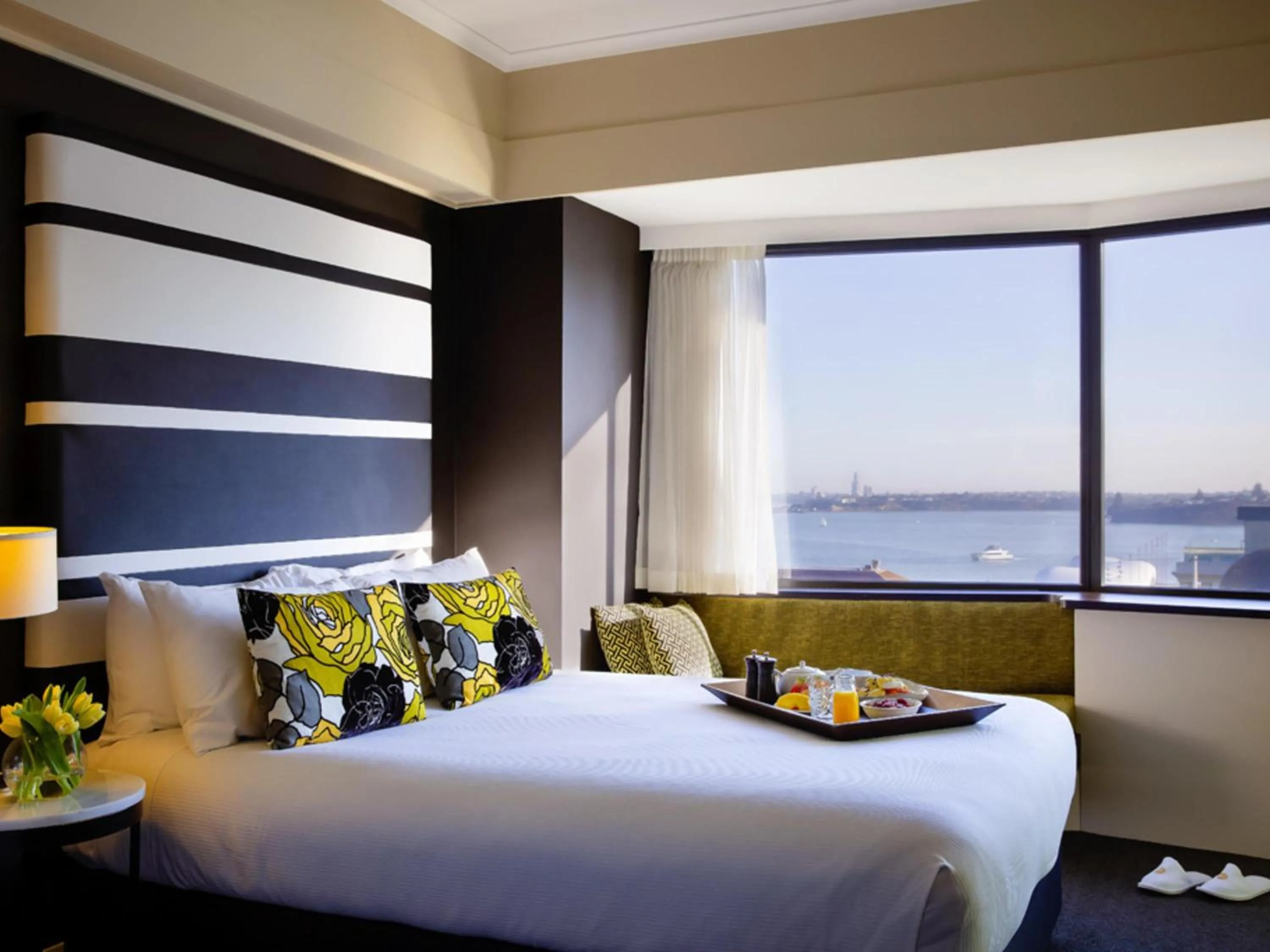 Bedroom, Bed in Mövenpick Hotel Auckland