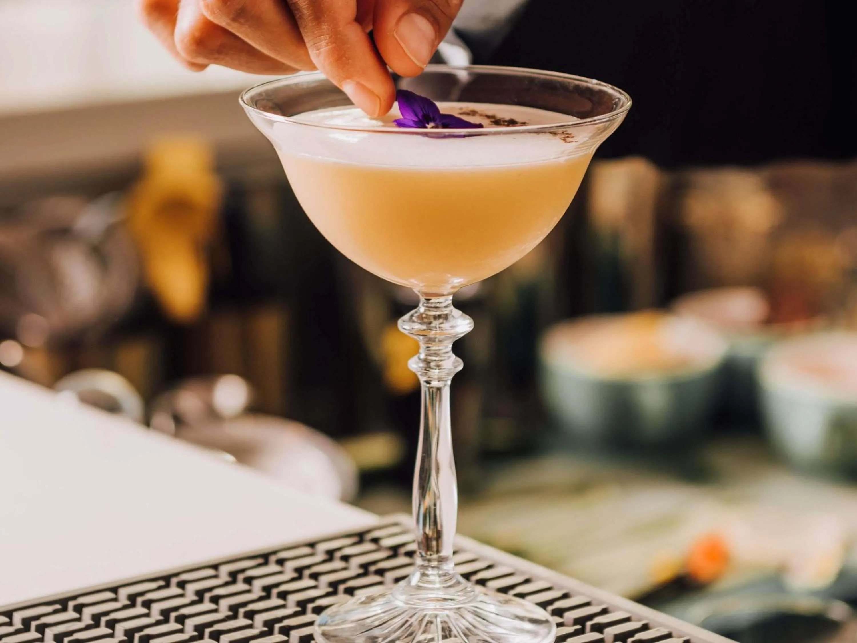 Lounge or bar in Mövenpick Hotel Auckland