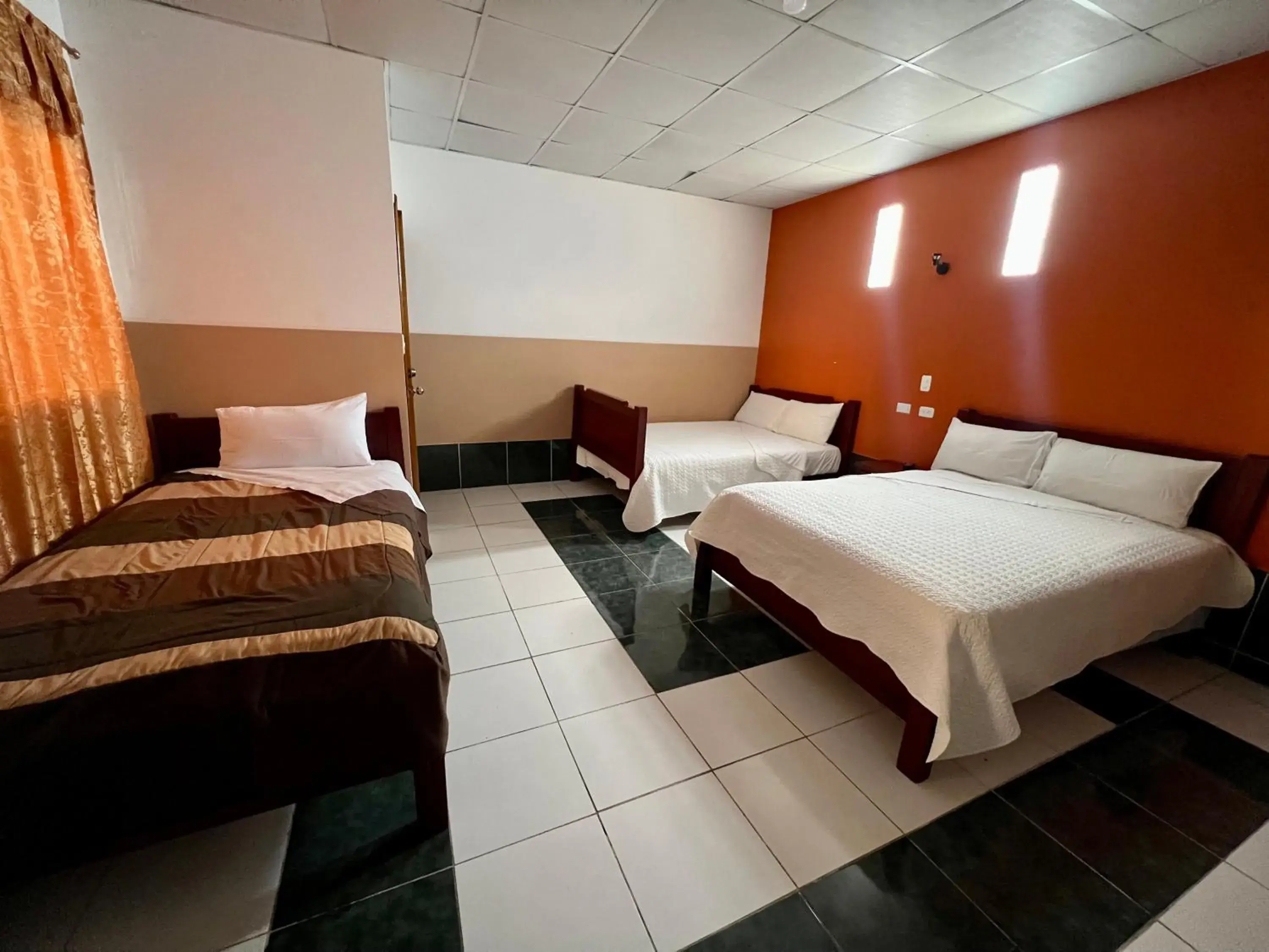Triple Room in Hostal Alpachaca - New Quito Airport Triple Room in Hostal Alpachaca - New Quito Airport