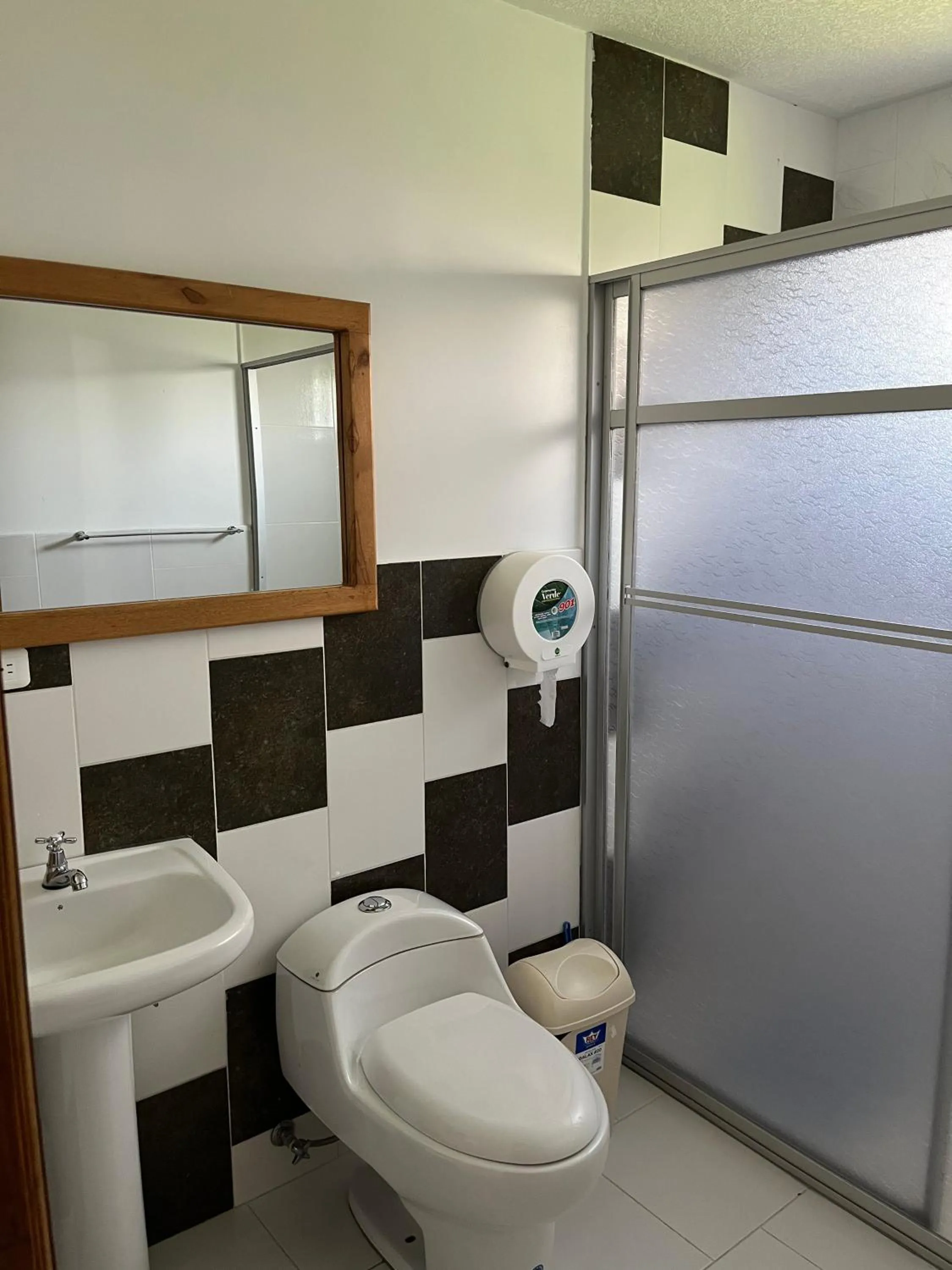 Bathroom in Hostal Alpachaca - New Quito Airport