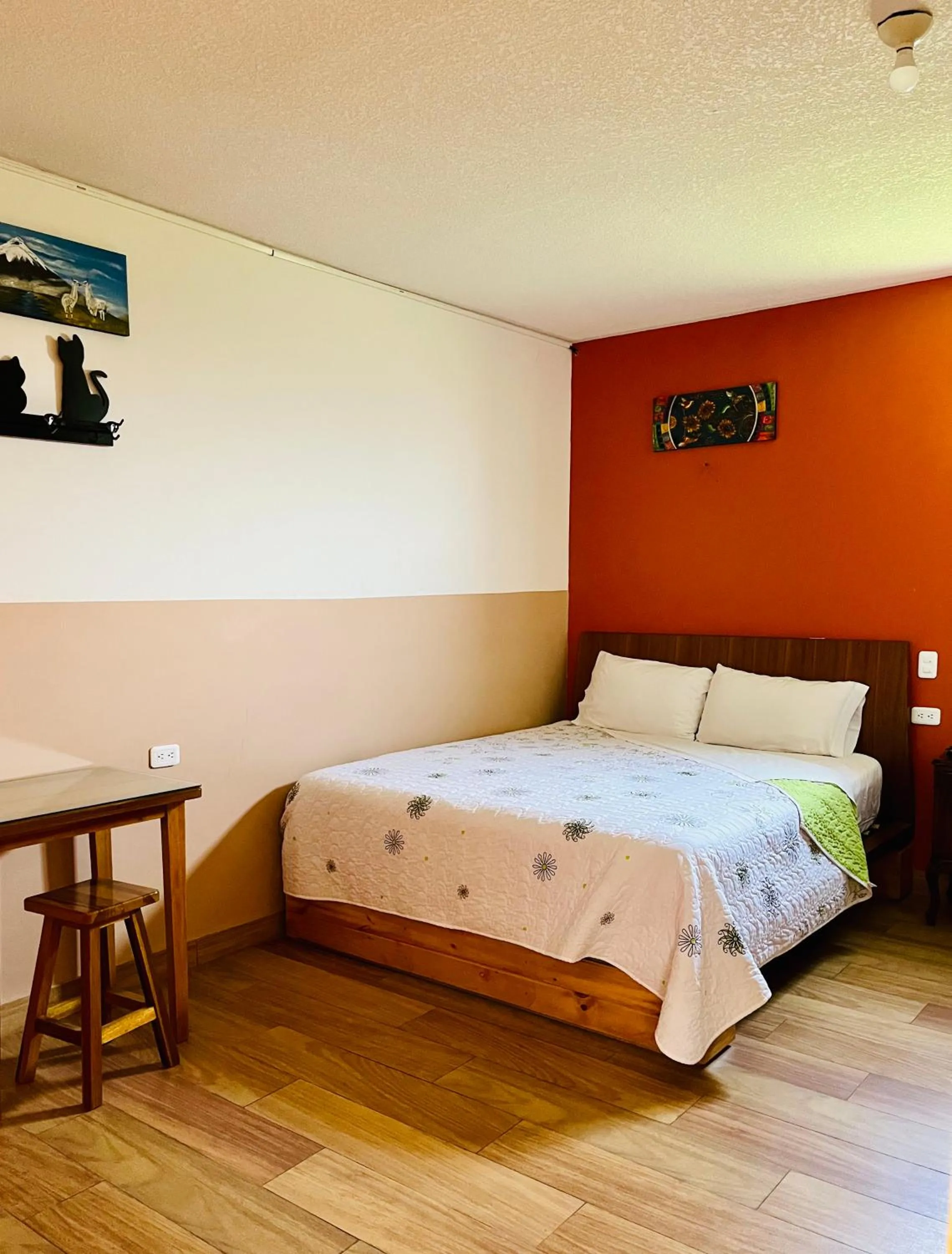 Photo of the whole room, Bed in Hostal Alpachaca - New Quito Airport