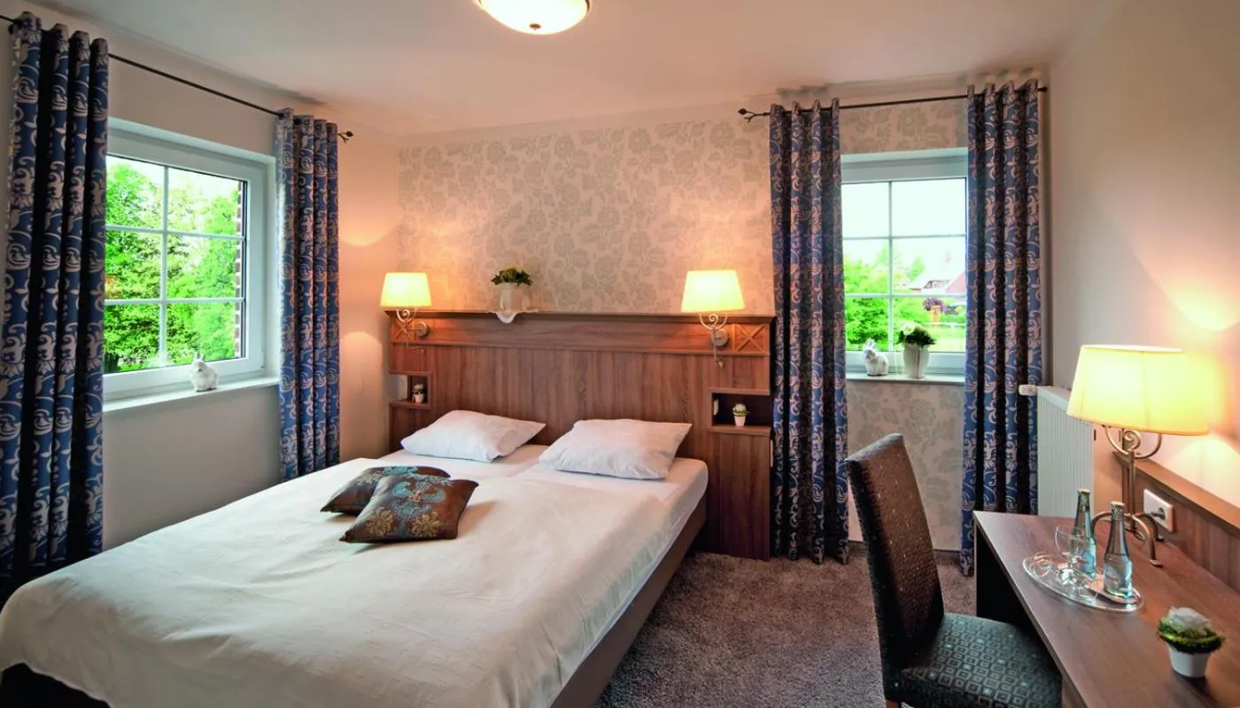 Bedroom, Bed in Hotel Restaurant Zum Heidekrug