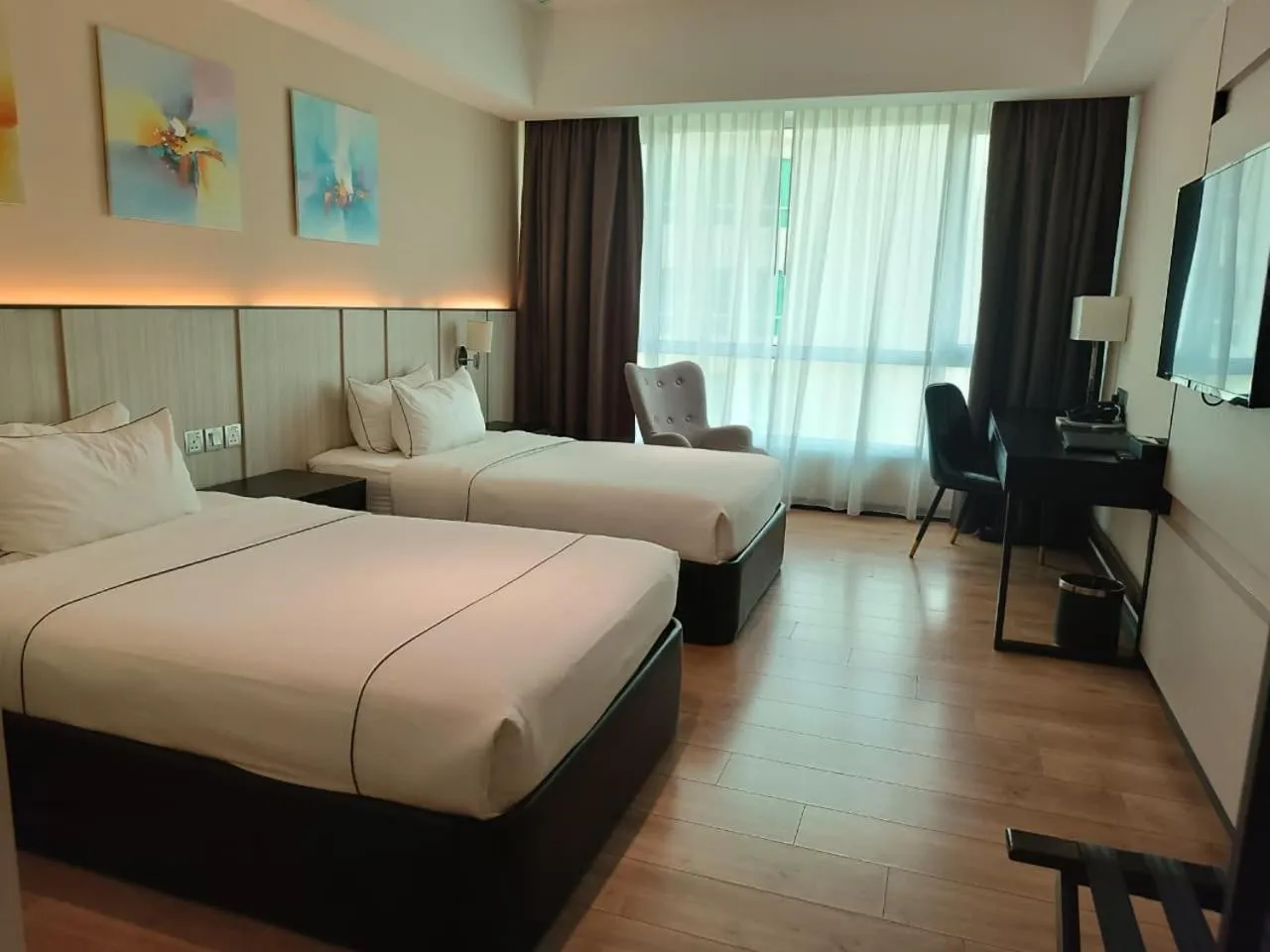 Photo of the whole room, Bed in Higher Hotel