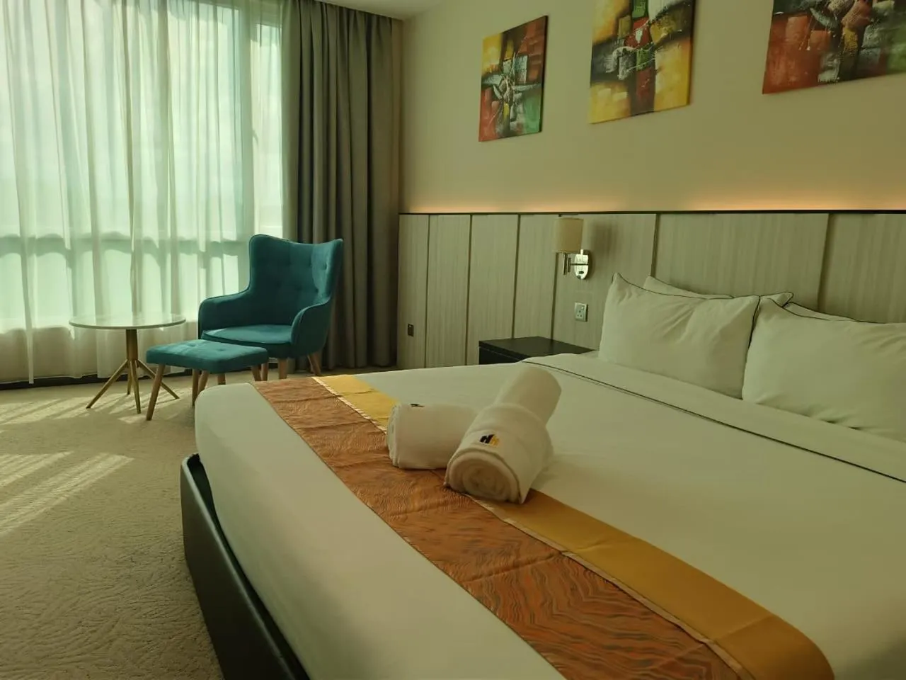 Photo of the whole room, Bed in Higher Hotel