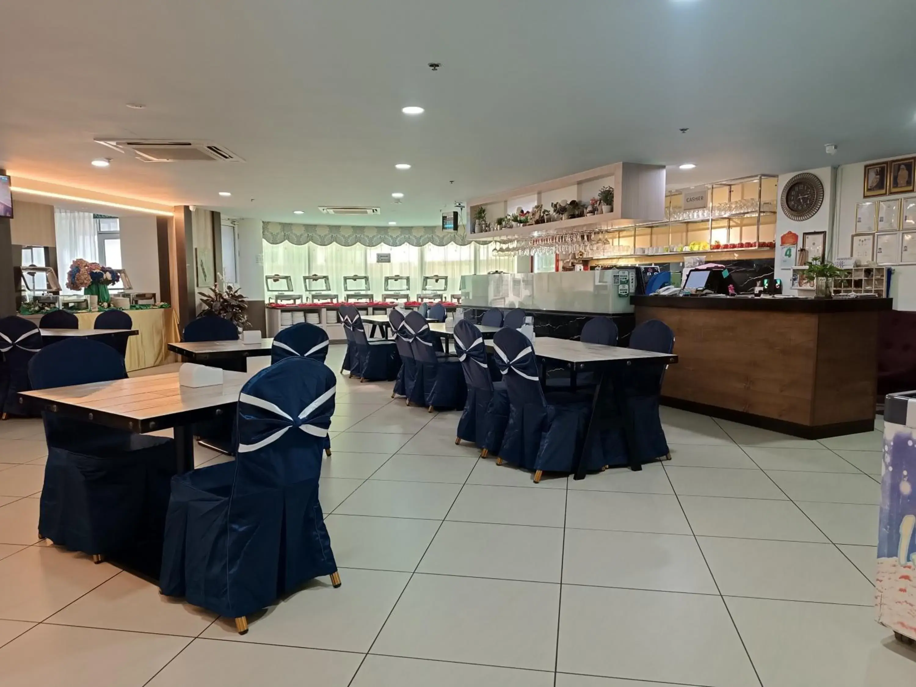 Restaurant/places to eat in Higher Hotel Restaurant/places to eat in Higher Hotel