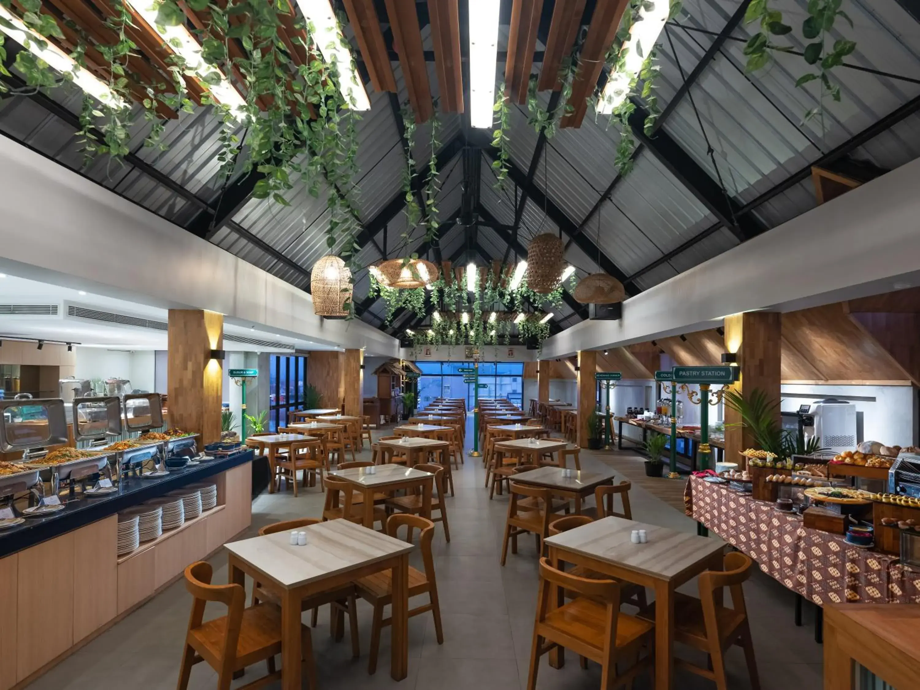 Restaurant/places to eat in Aveta Hotel Malioboro Restaurant/places to eat in Aveta Hotel Malioboro