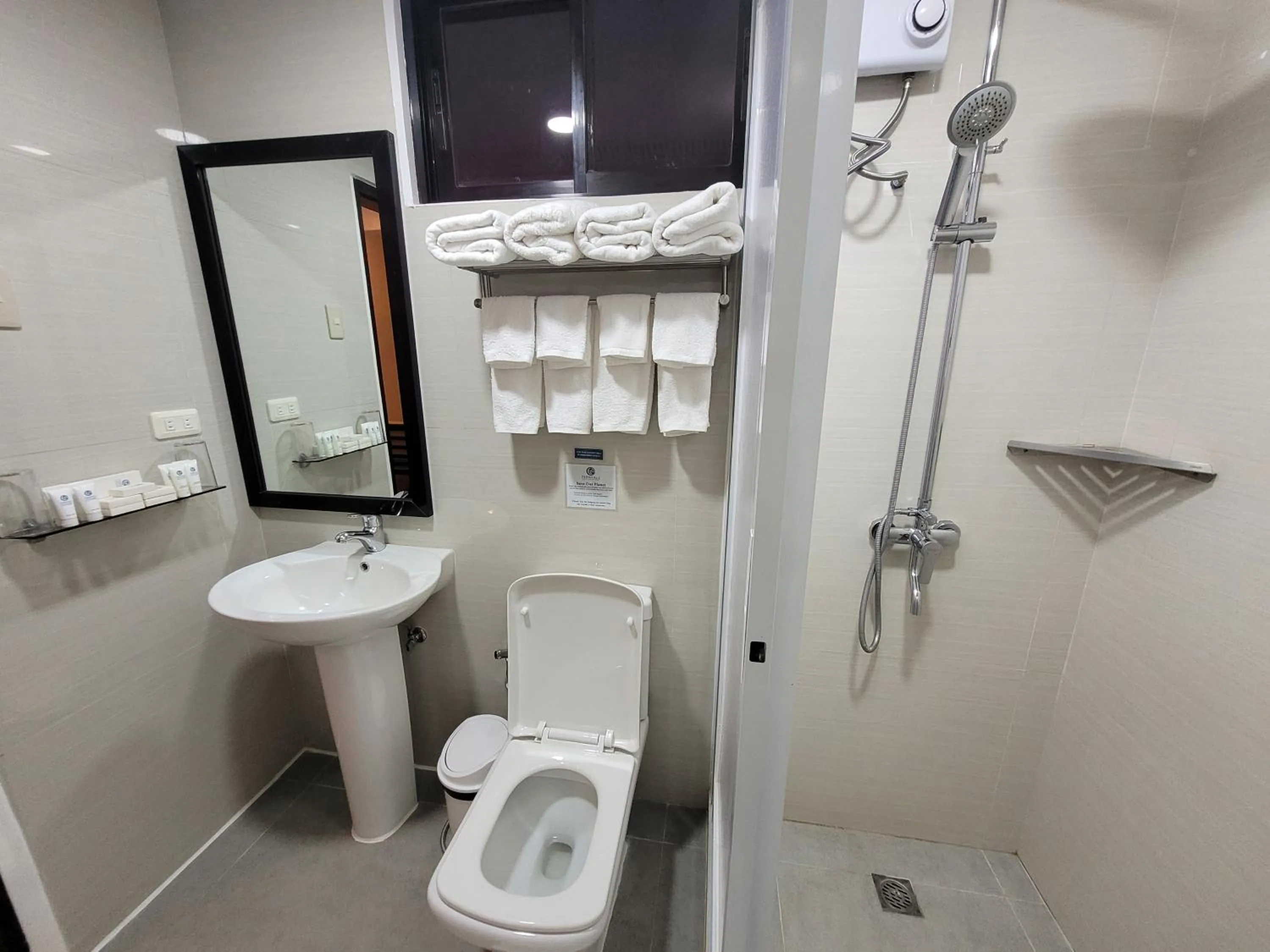 Shower in Fernvale Leisure Club and Resort