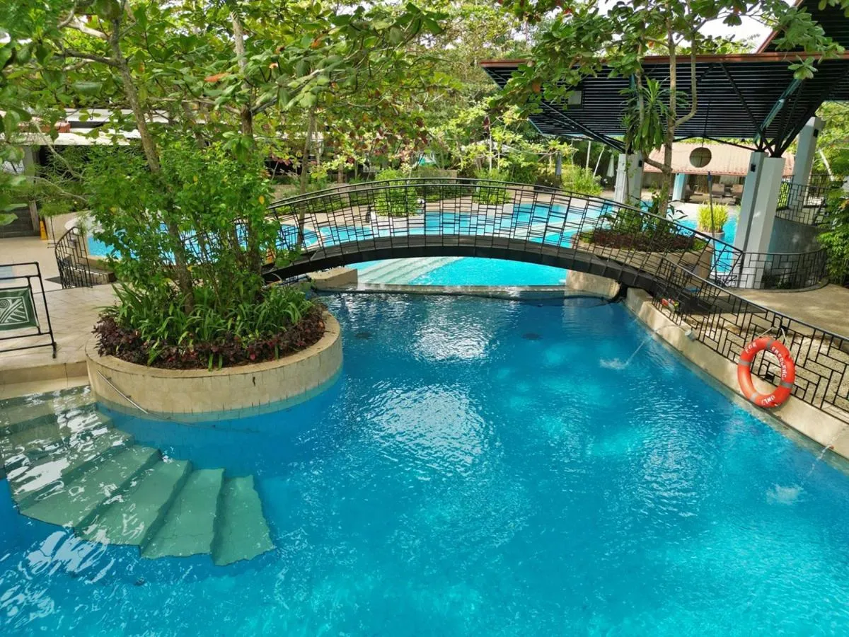 Swimming pool in Fernvale Leisure Club and Resort