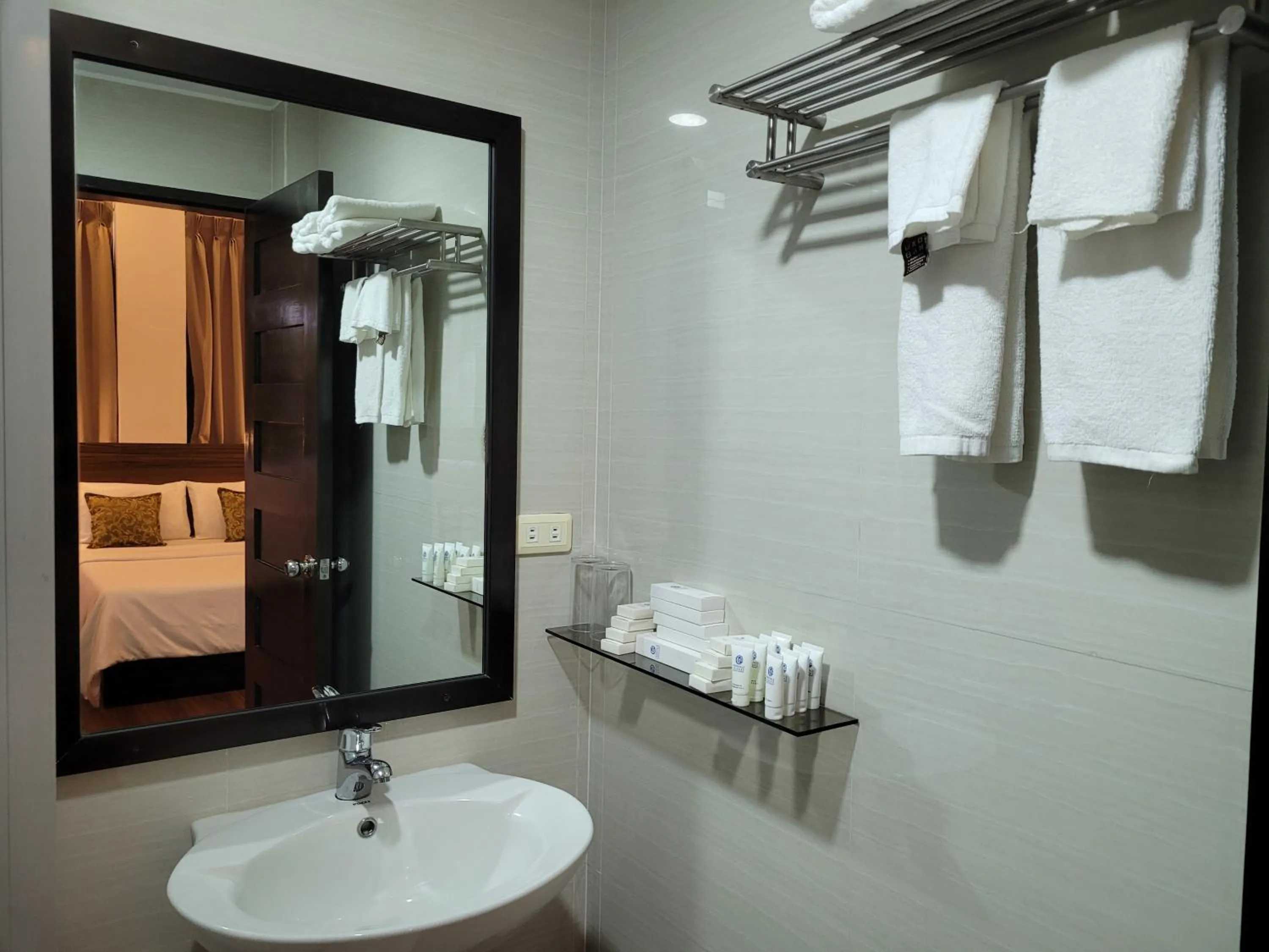 Shower in Fernvale Leisure Club and Resort