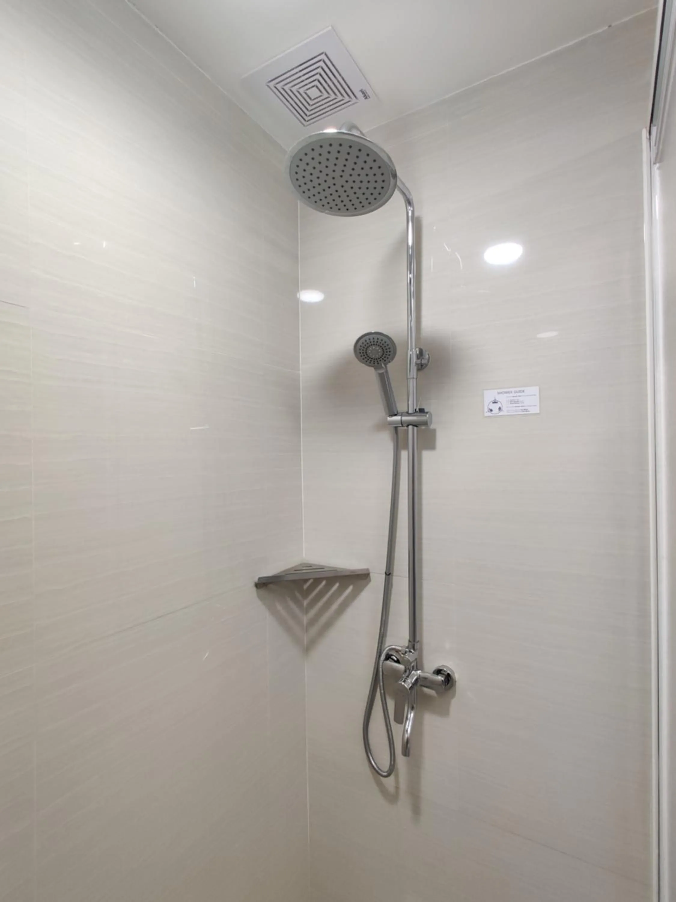 Bathroom in Fernvale Leisure Club and Resort