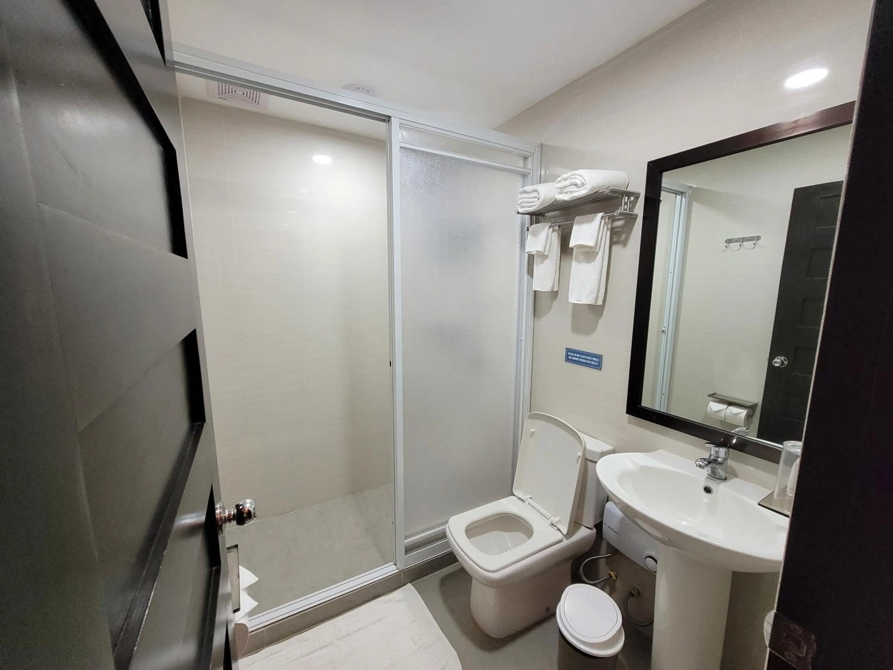 Bathroom in Fernvale Leisure Club and Resort