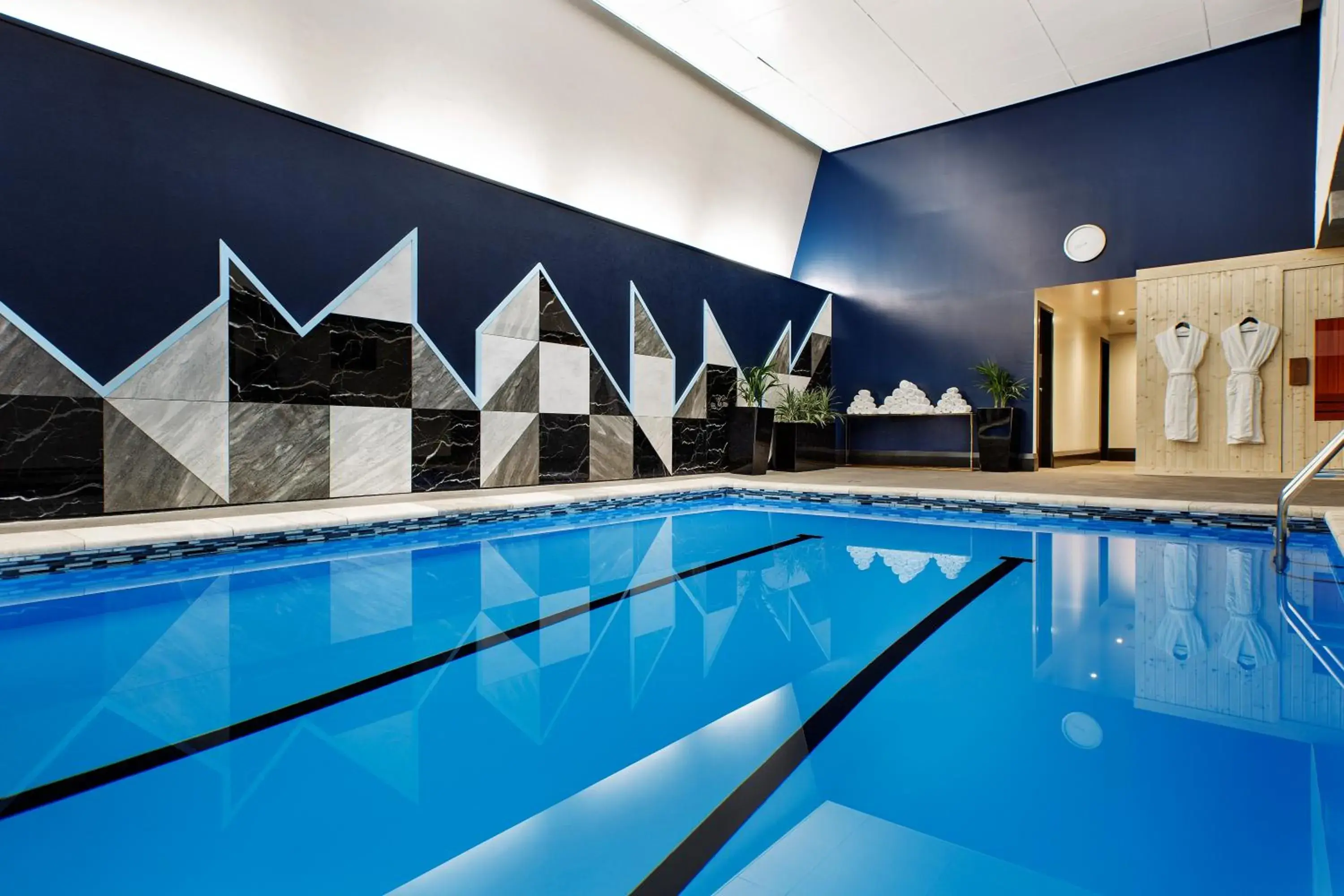 Swimming pool in Mövenpick Hotel Wellington Swimming pool in Mövenpick Hotel Wellington