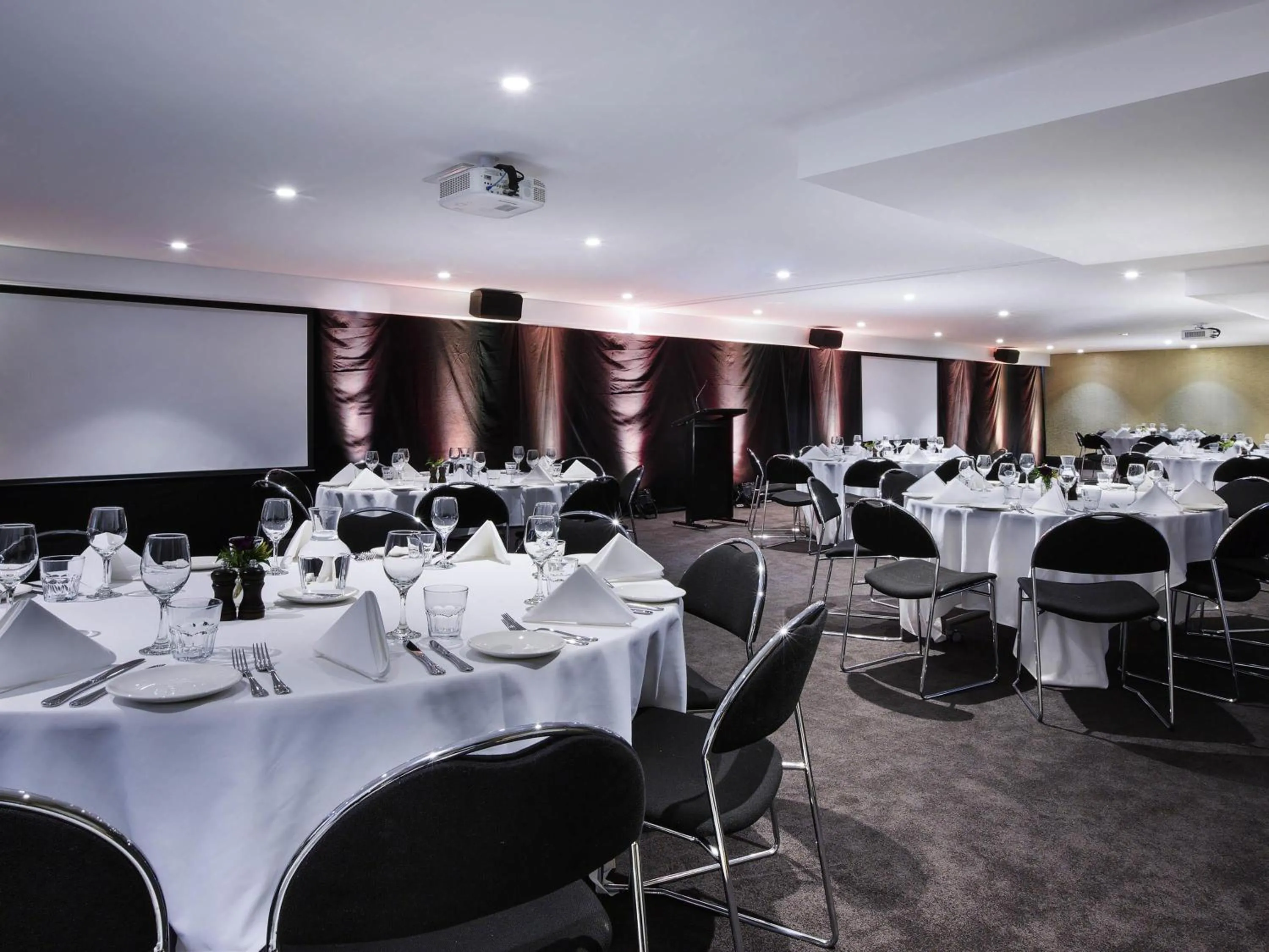 Meeting/conference room in Mövenpick Hotel Wellington