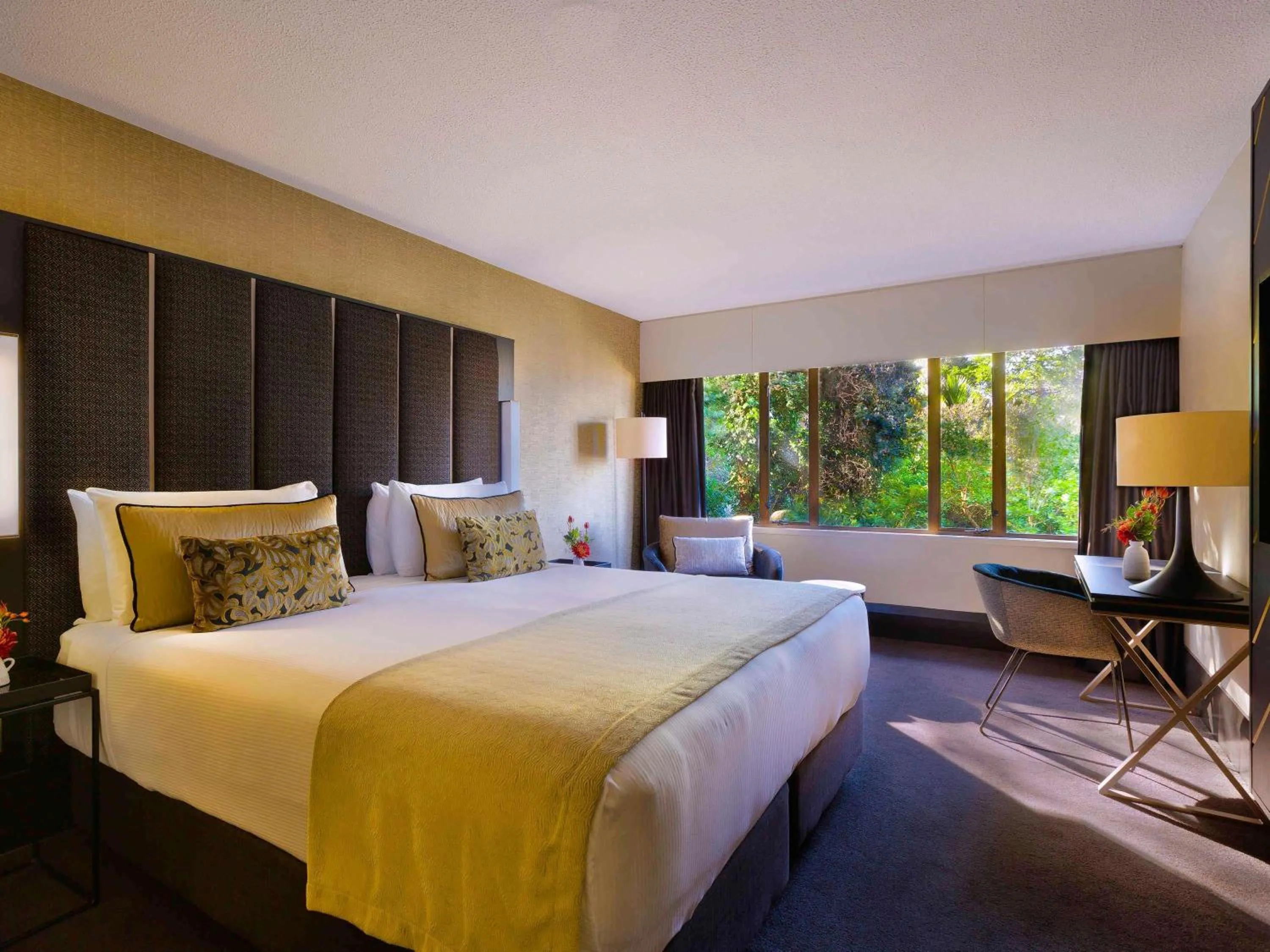 Property building, Bed in Mövenpick Hotel Wellington