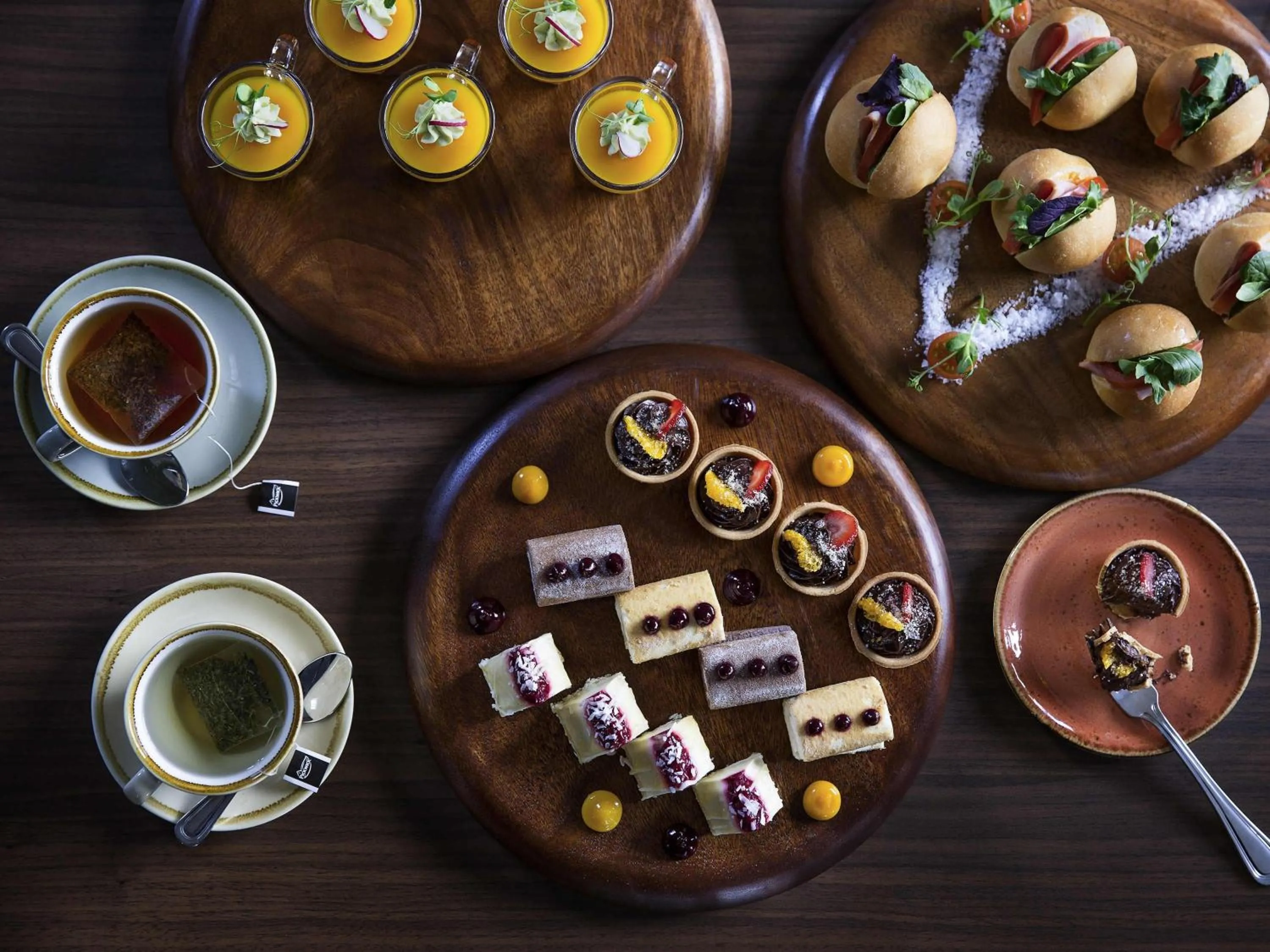 Restaurant/places to eat in Mövenpick Hotel Wellington