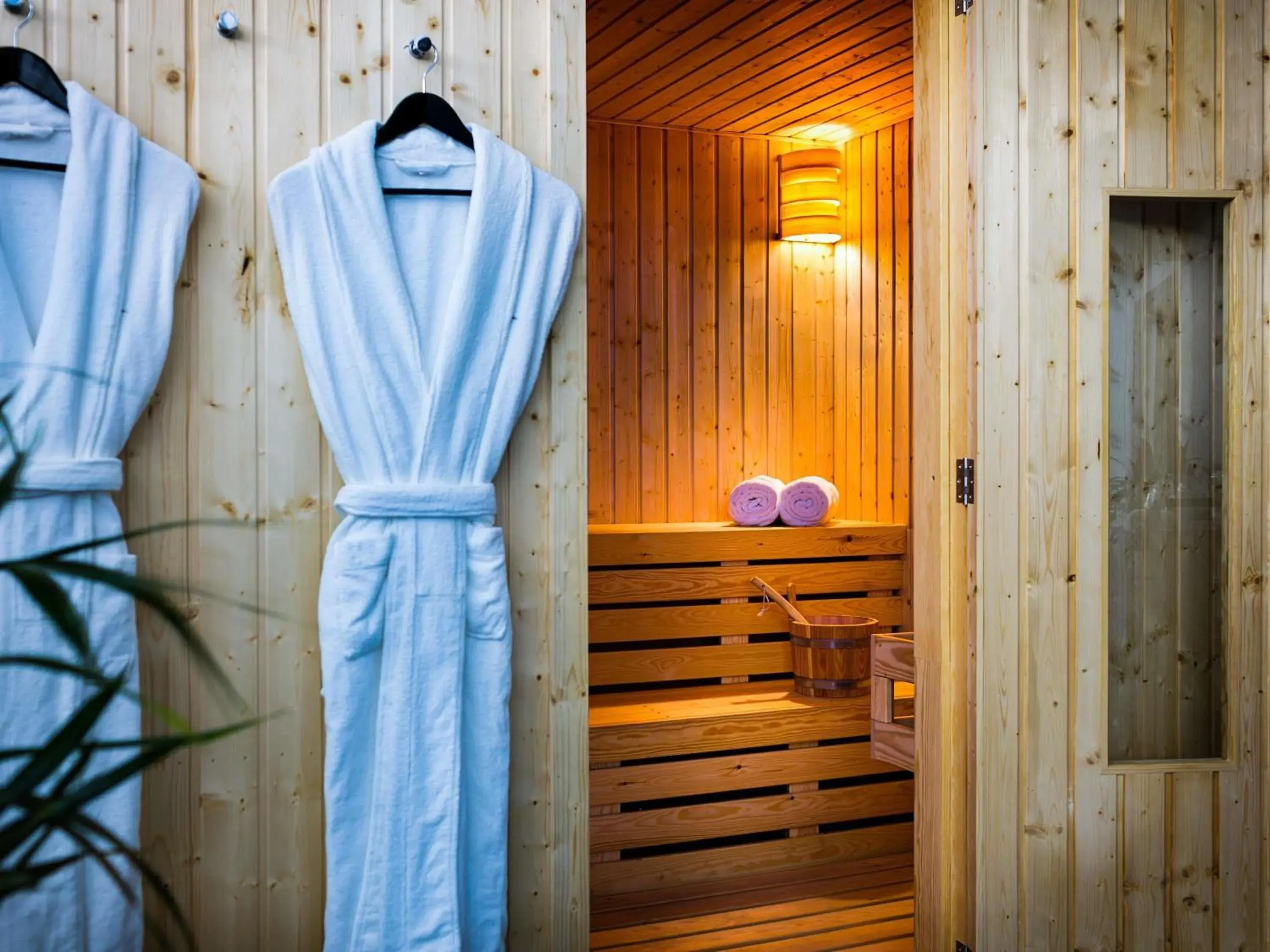 Pool view in Mövenpick Hotel Wellington Pool view in Mövenpick Hotel Wellington