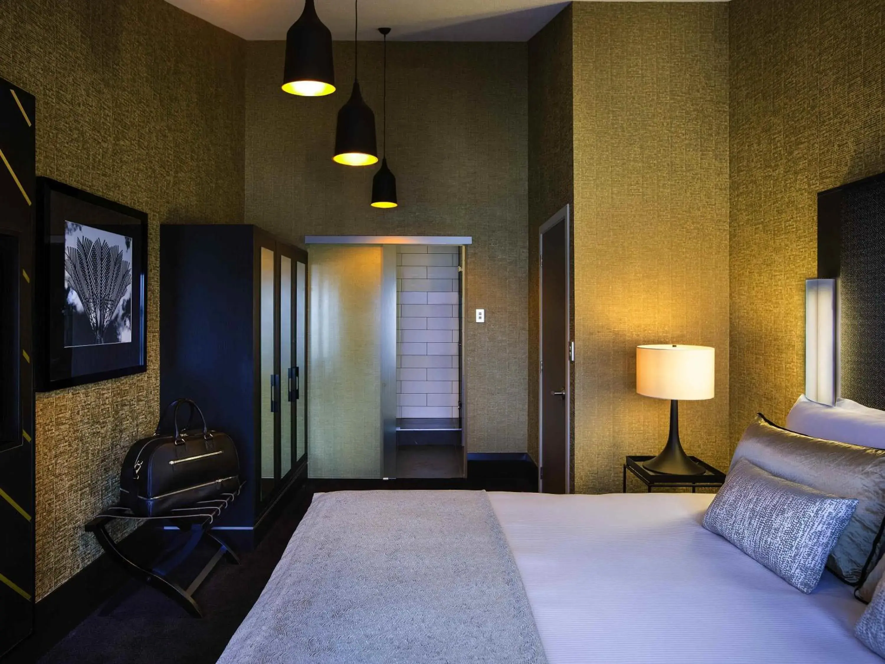 Bedroom, Bed in Mövenpick Hotel Wellington Bedroom, Bed in Mövenpick Hotel Wellington