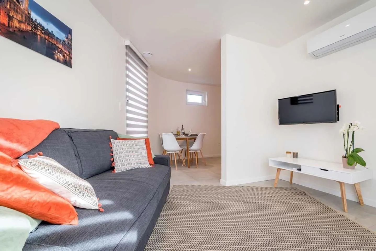 TV and multimedia in Studio Brussels Airport - Central