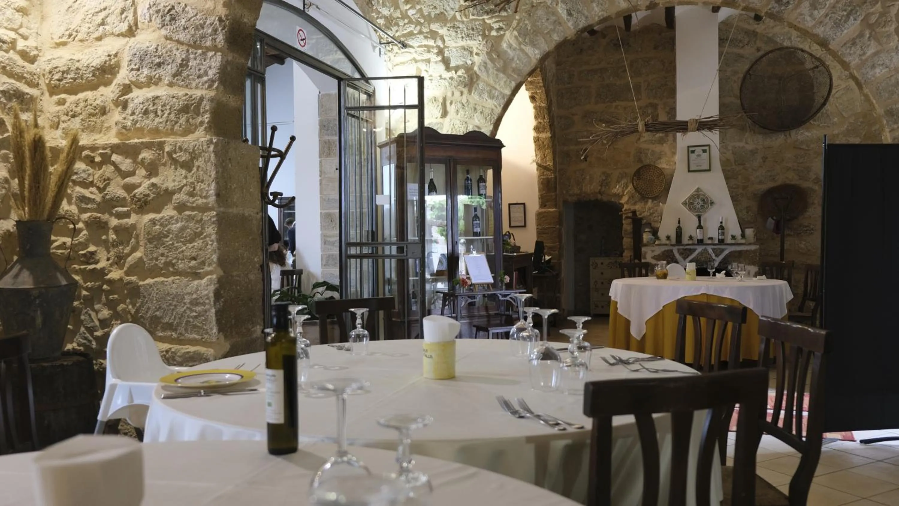 Restaurant/places to eat in Fattoria Manostalla Villa Chiarelli