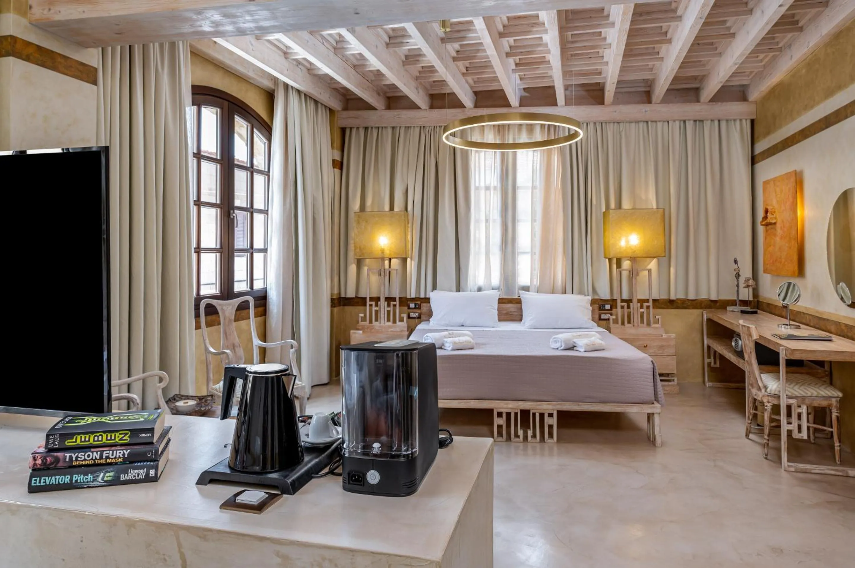 Bed in 10GR Boutique Hotel & Wine Bar