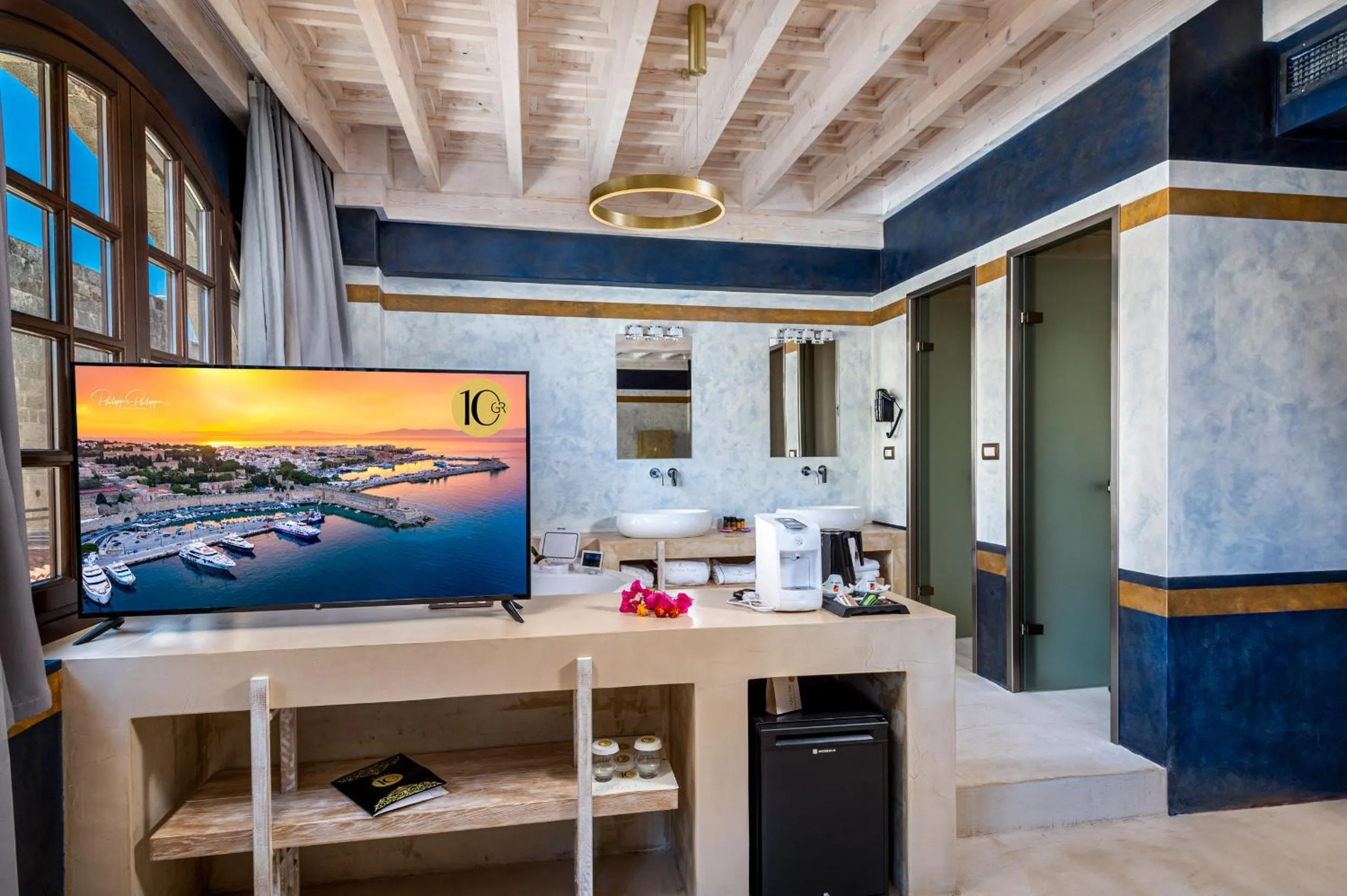 Decorative detail in 10GR Boutique Hotel & Wine Bar