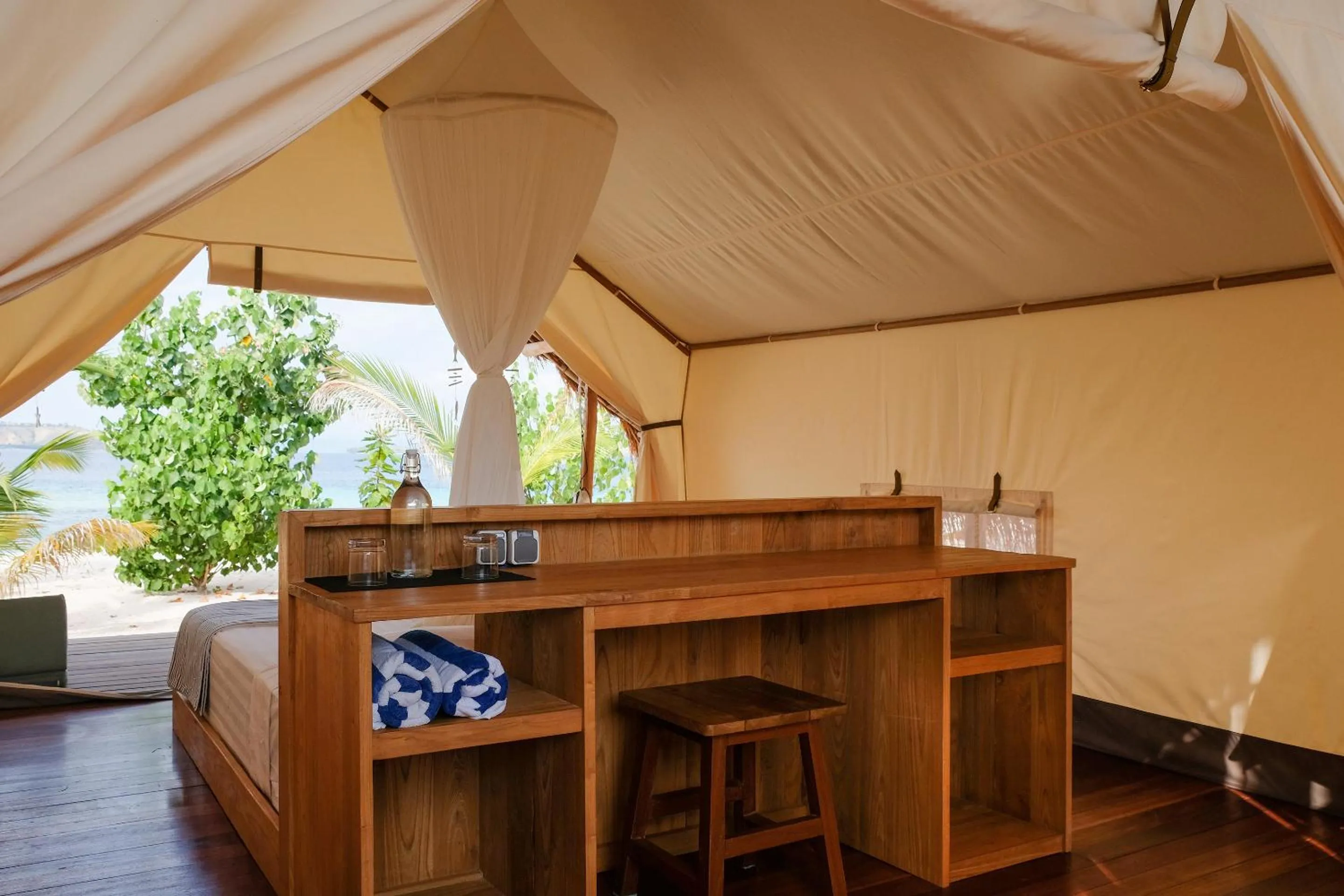 Le Pirate Island - Adults Only