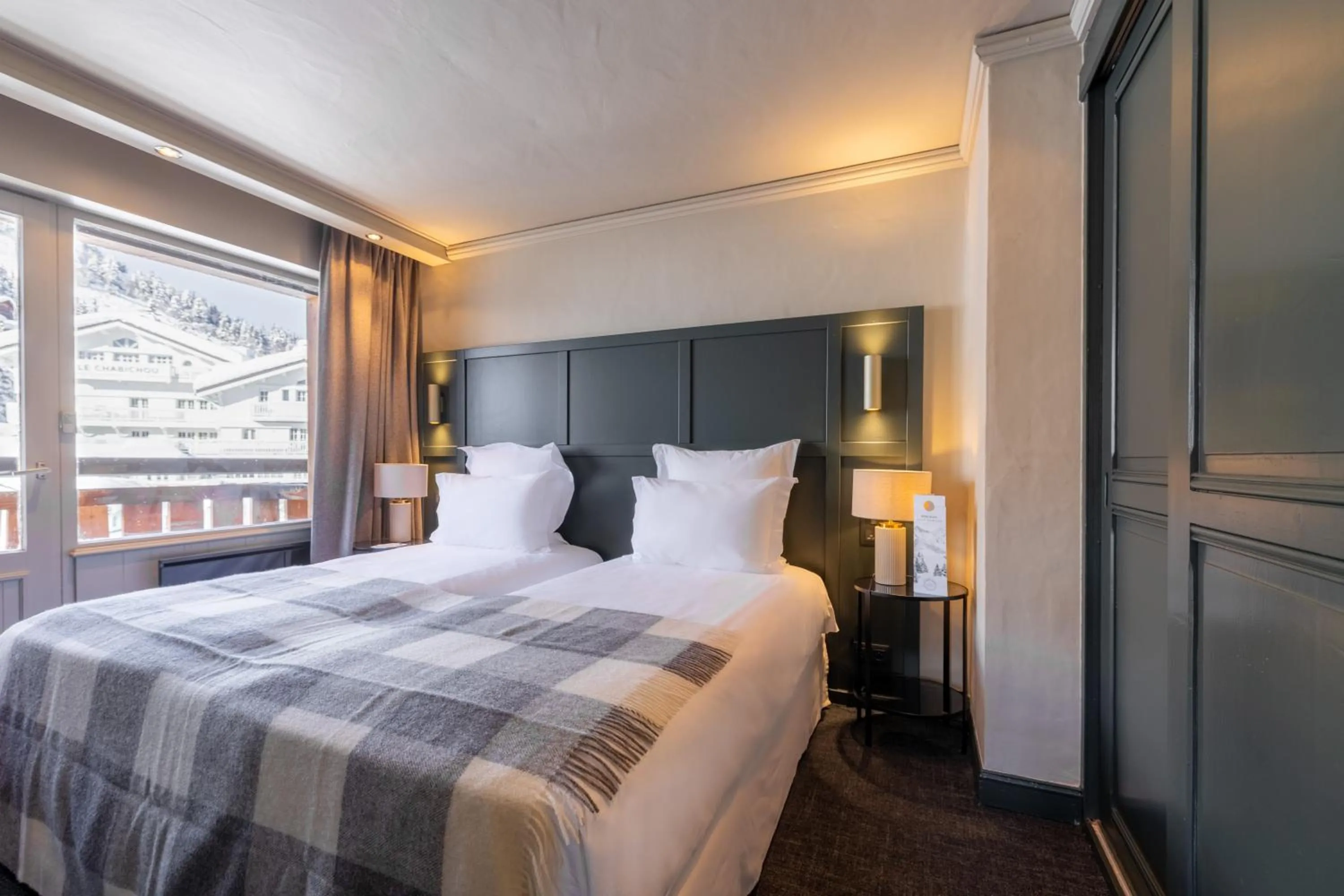 Bedroom, Bed in Grand Hôtel Courchevel 1850