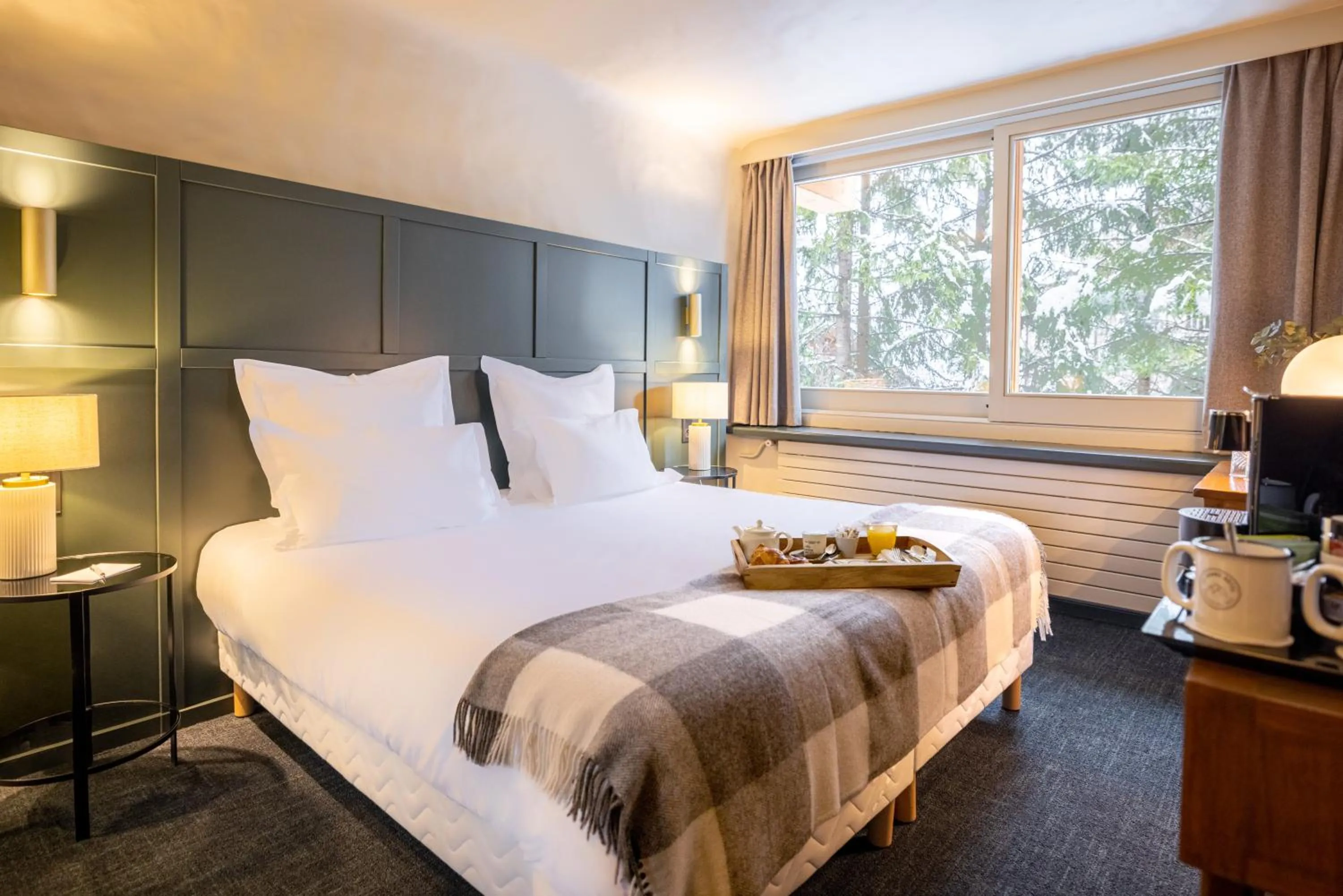 Bedroom, Bed in Grand Hôtel Courchevel 1850