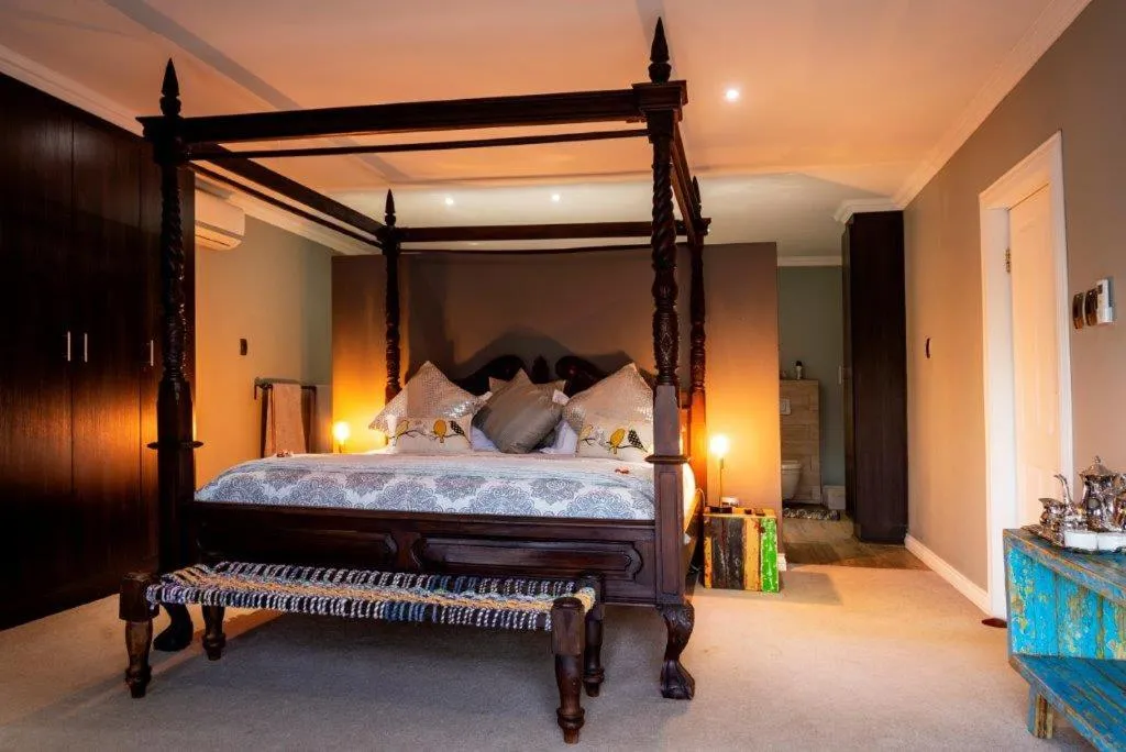 Bedroom, Bed in Middelwater Farm Hotel