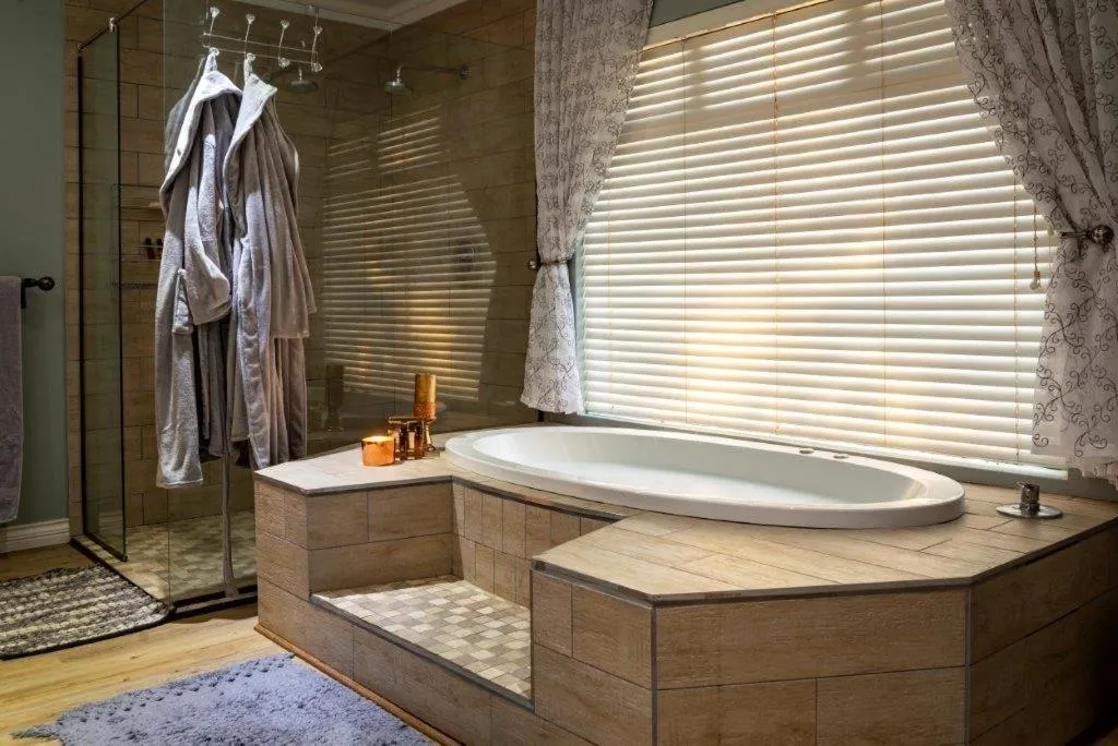 Bathroom in Middelwater Farm Hotel
