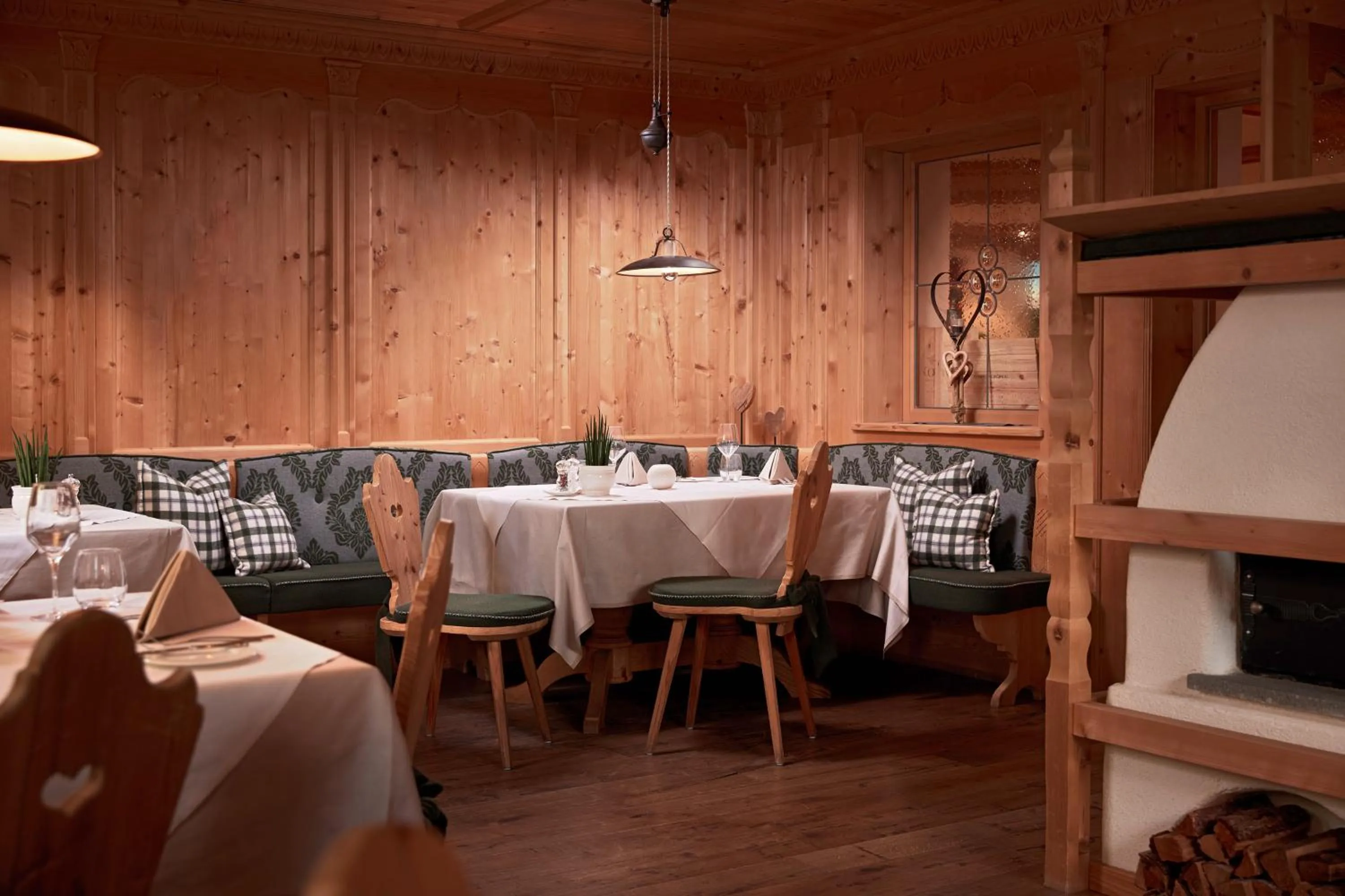 Restaurant/places to eat in Engels Park