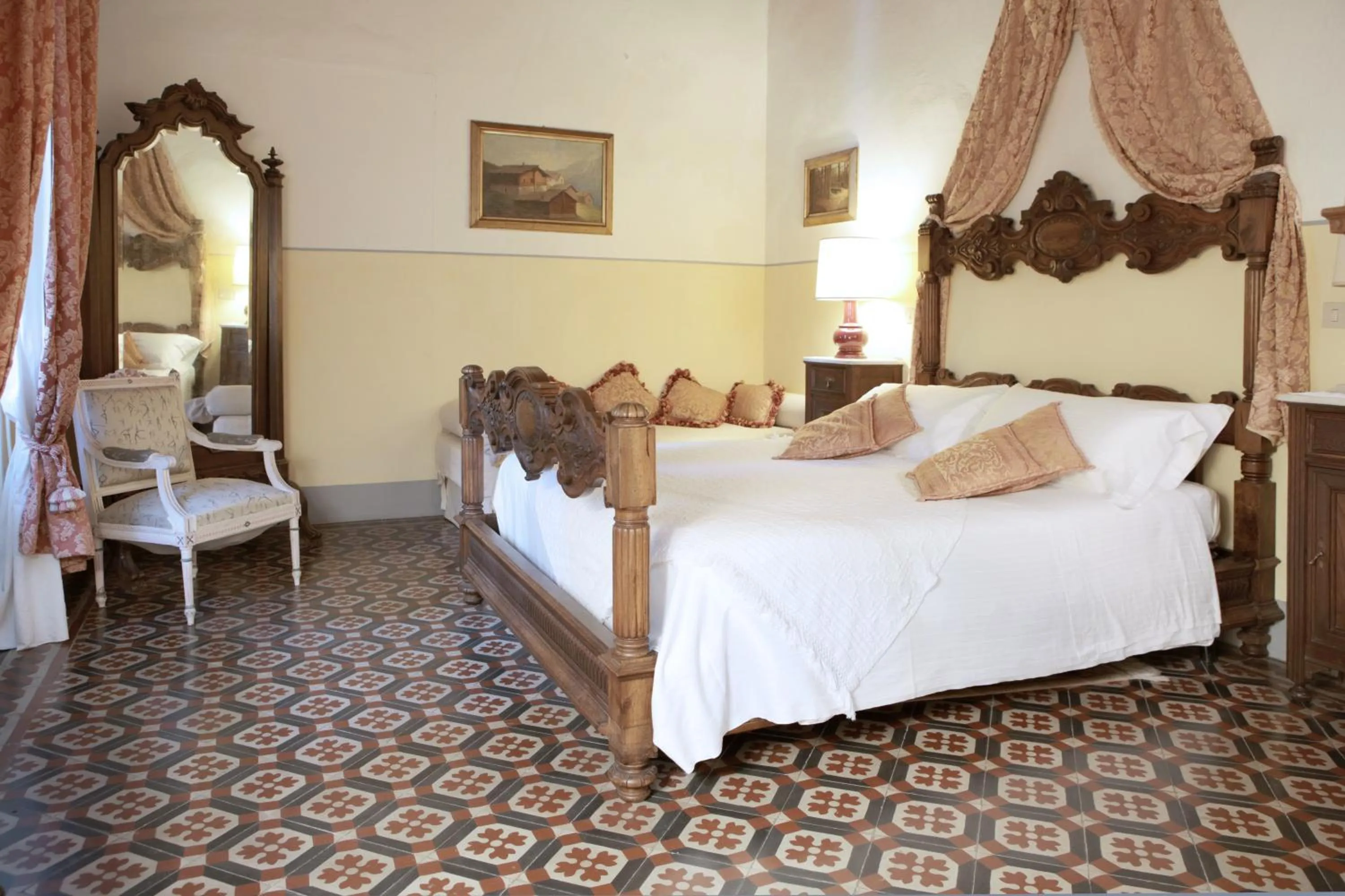 Bedroom, Bed in Villa La Dogana B&B di Charme - Historic Villa with a beautiful garden - private parking