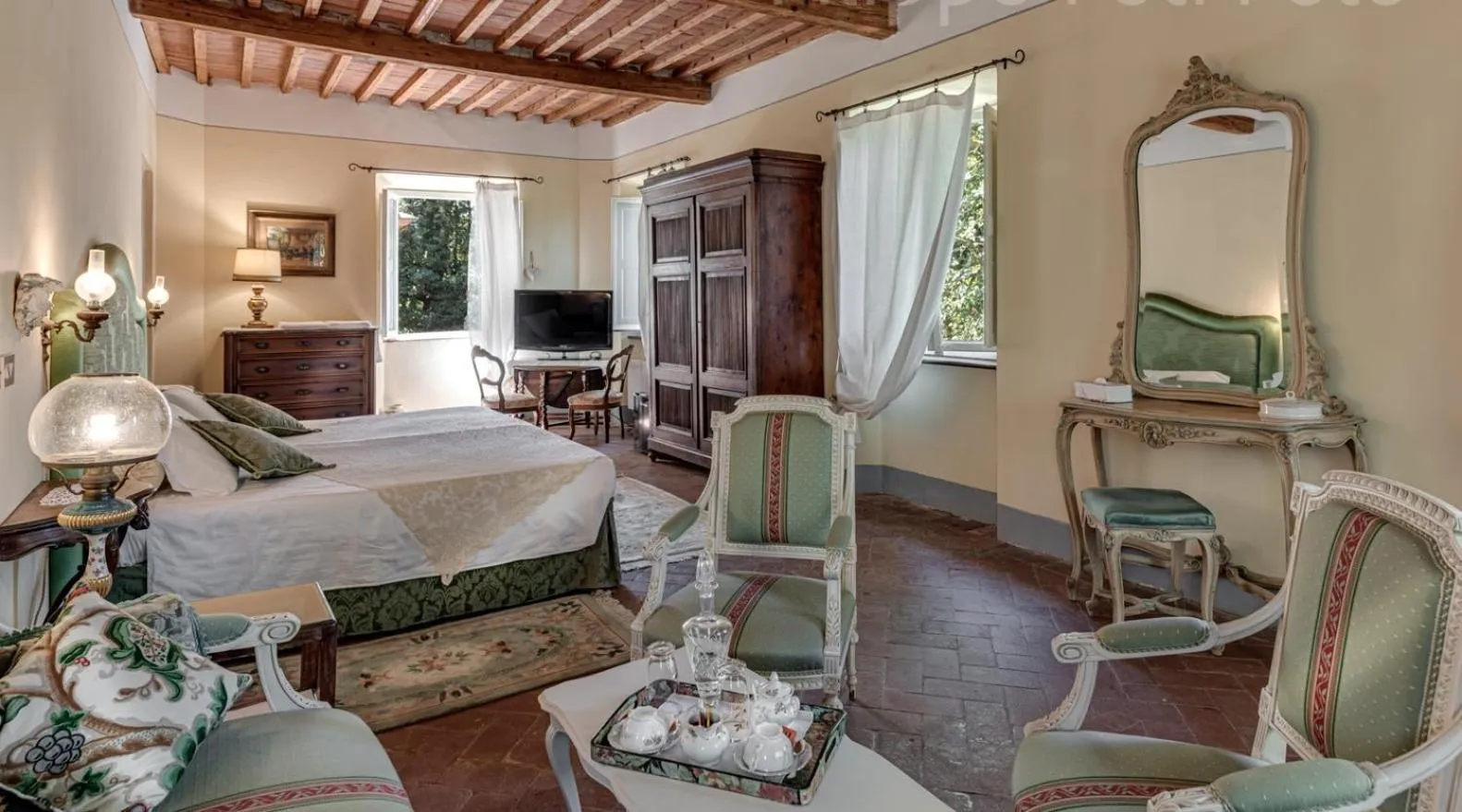 Bedroom, Bed in Villa La Dogana B&B di Charme - Historic Villa with a beautiful garden - private parking