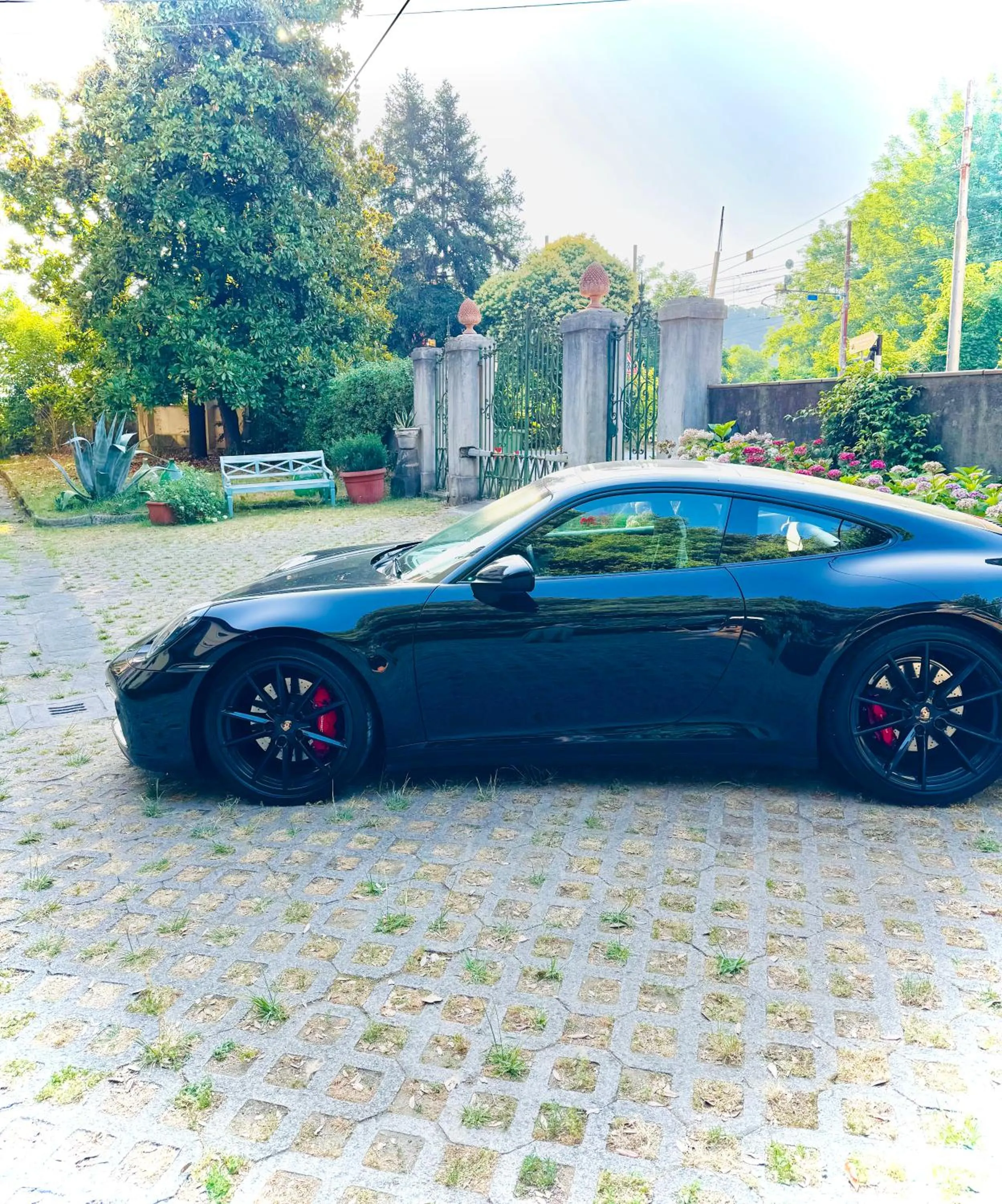 Parking in Villa La Dogana B&B di Charme - Historic Villa with a beautiful garden - private parking