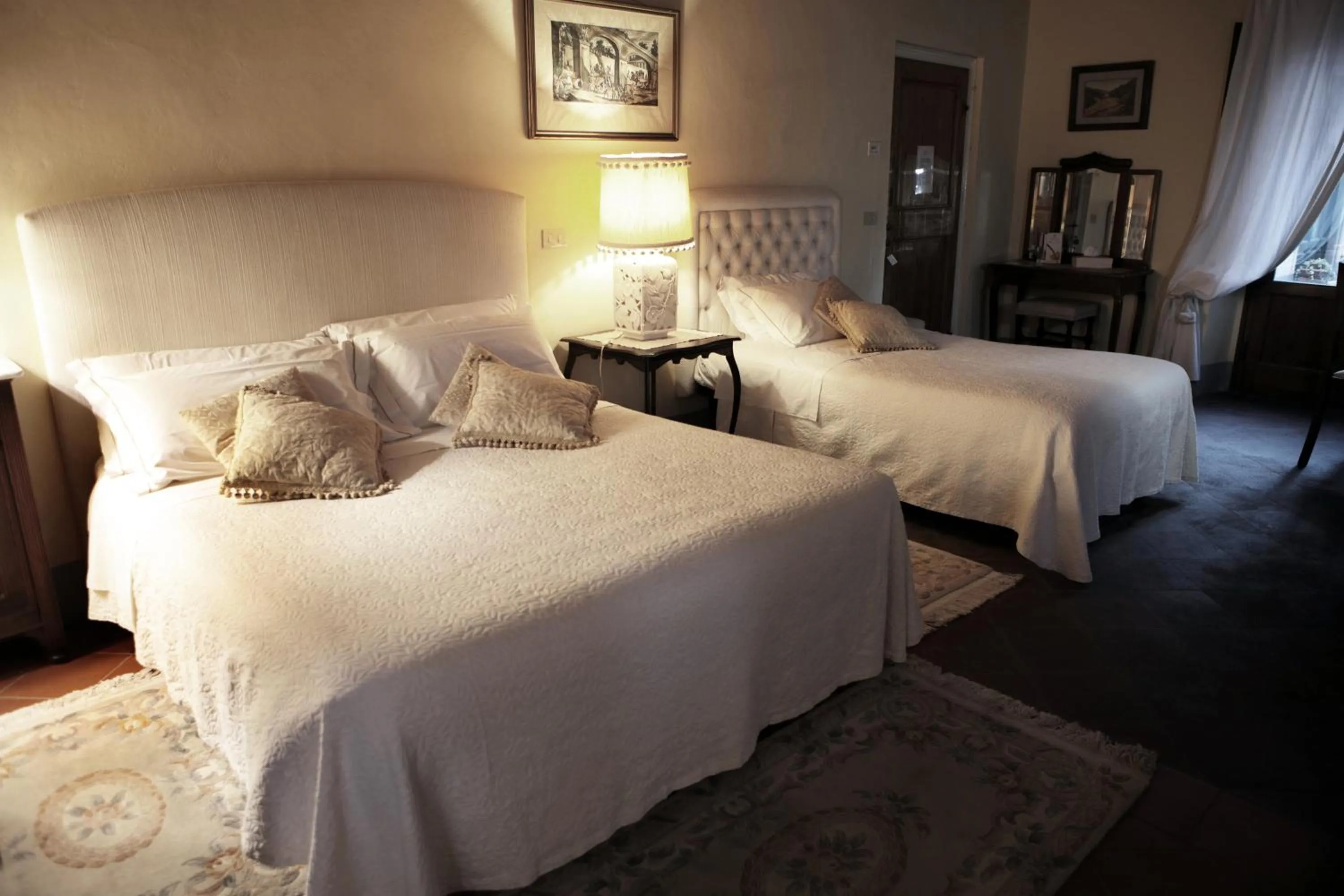 Bedroom, Bed in Villa La Dogana B&B di Charme - Historic Villa with a beautiful garden - private parking
