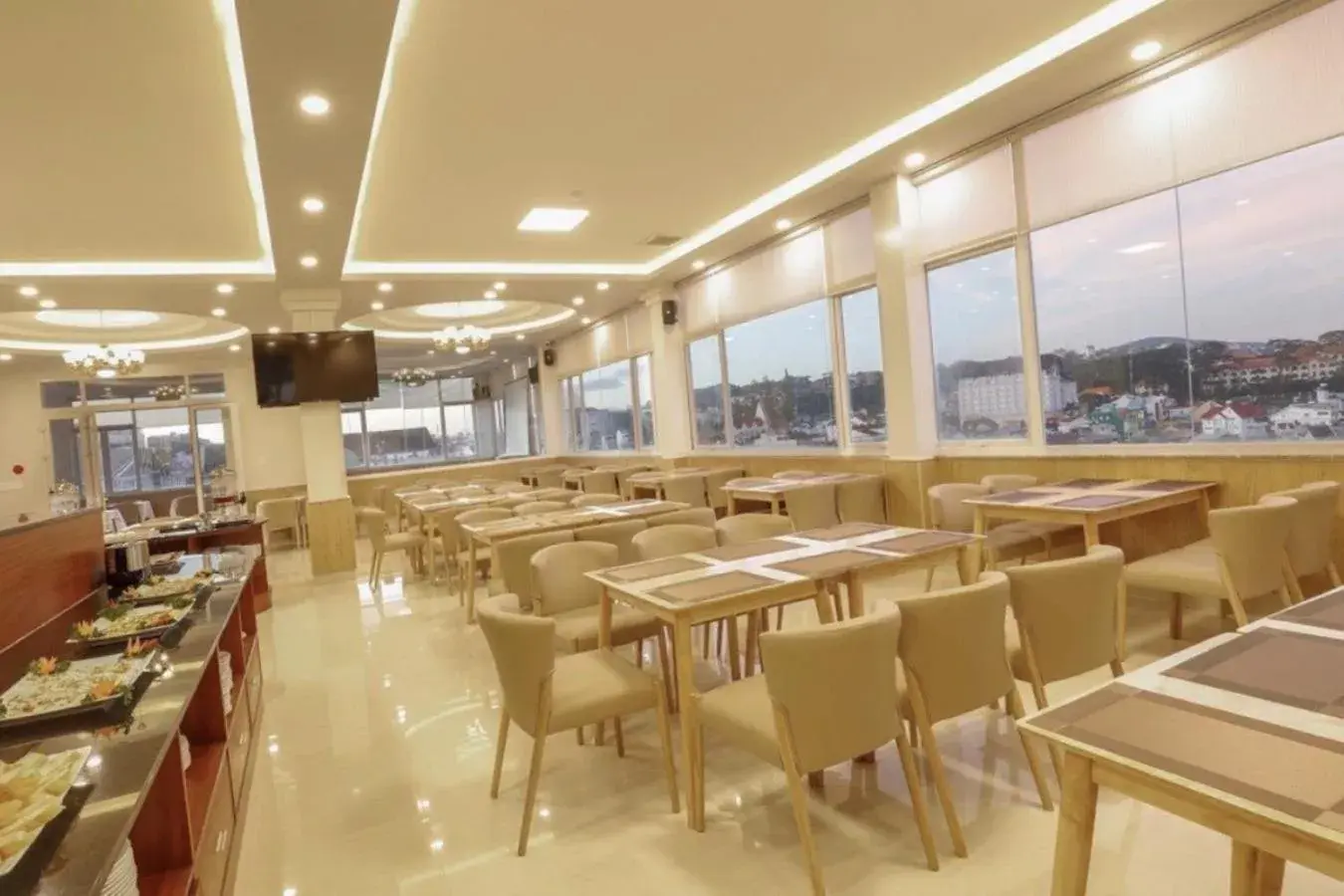 Restaurant/places to eat in Interstella Hotel Restaurant/places to eat in Interstella Hotel