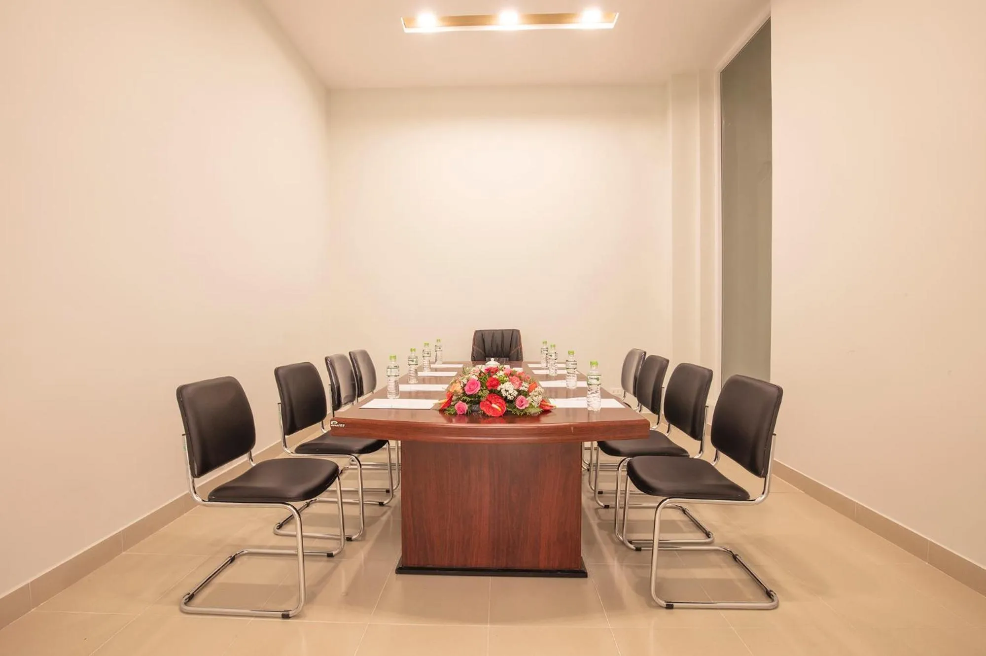 Meeting/conference room in Interstella Hotel