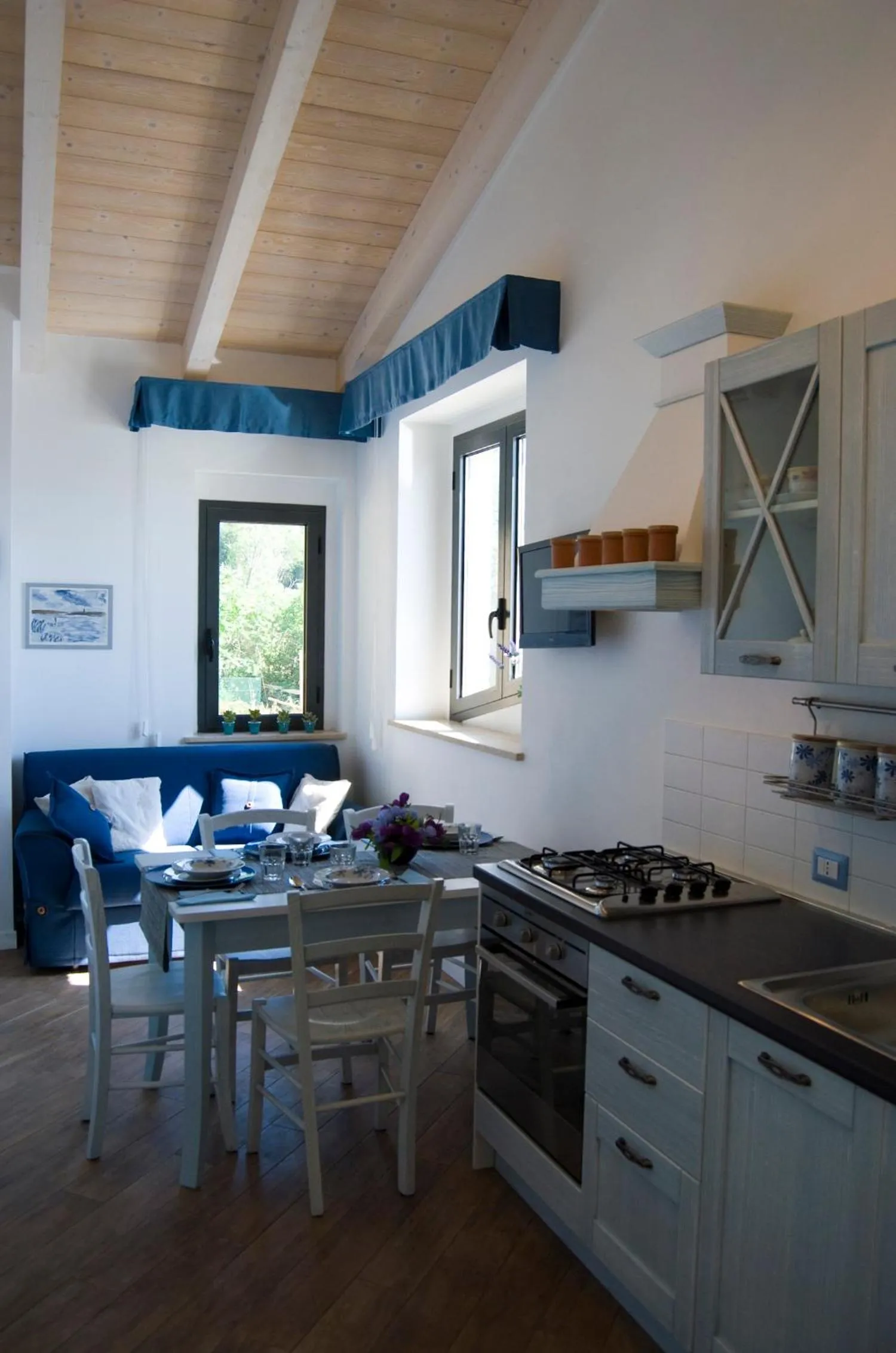 Kitchen or kitchenette in Agriturismo Il Falco