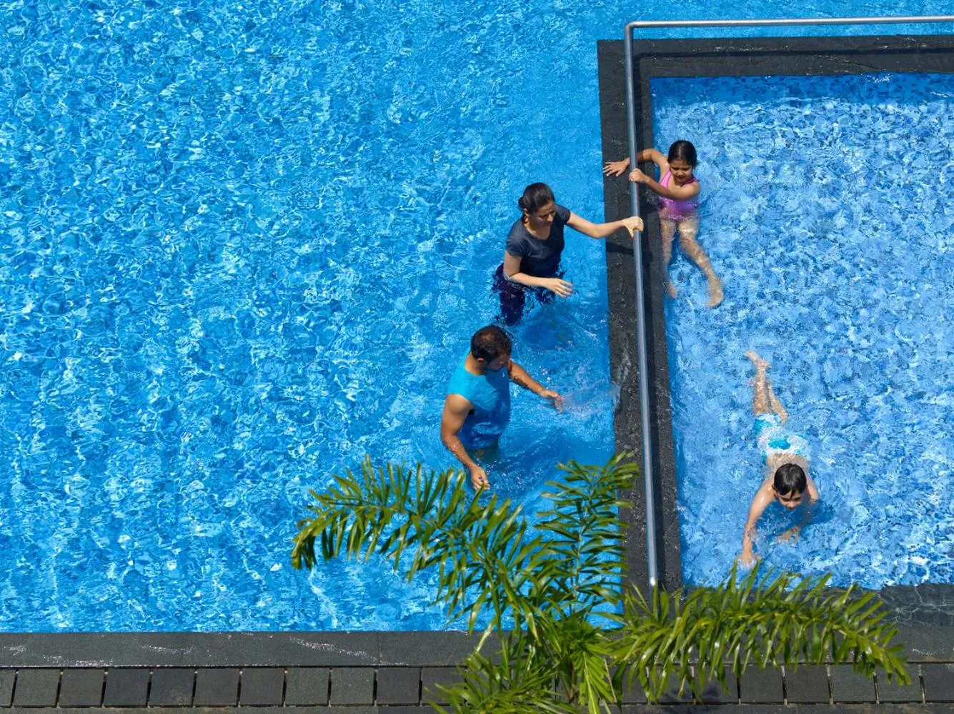 Swimming pool in Wonderla Resort