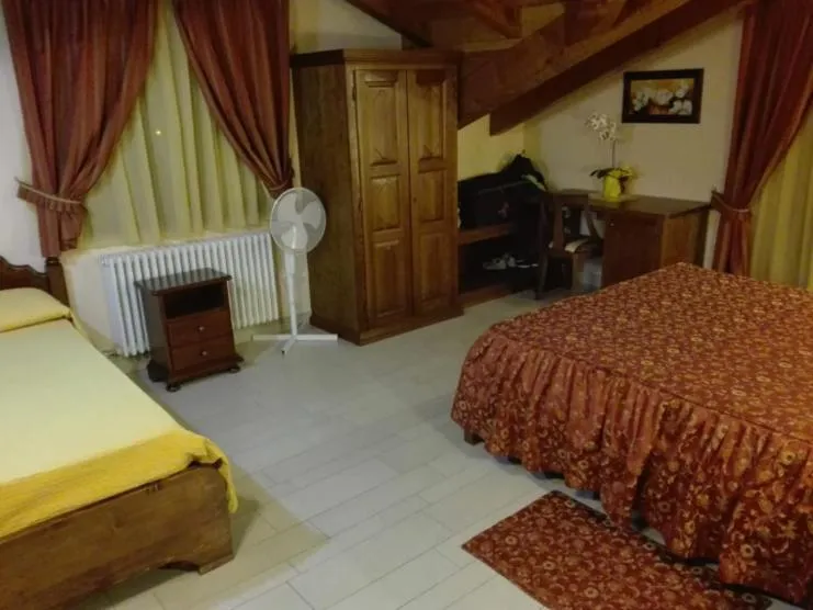 Photo of the whole room, Bed in Affittacamere Les Noyers
