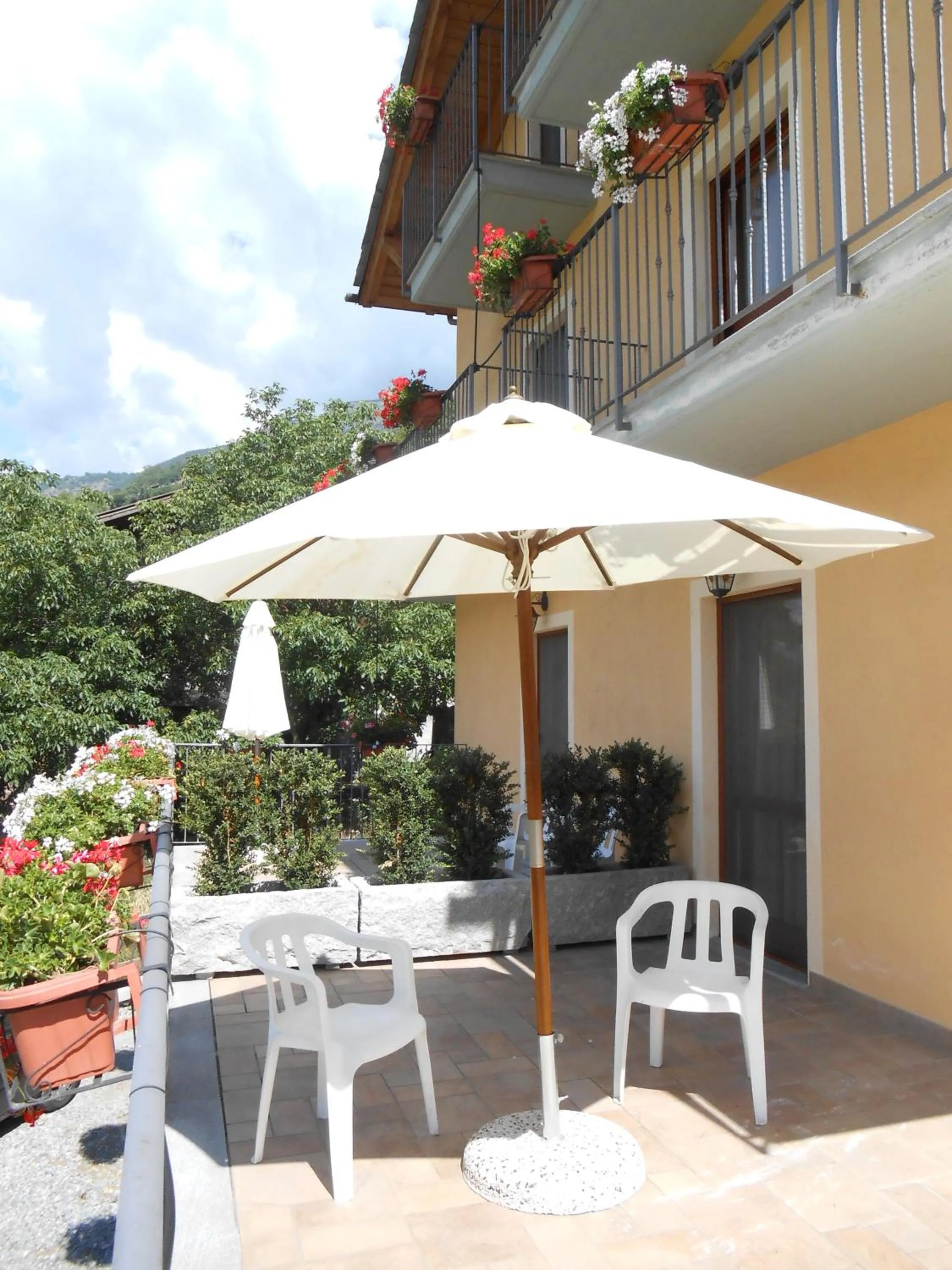 Balcony/Terrace in Affittacamere Les Noyers