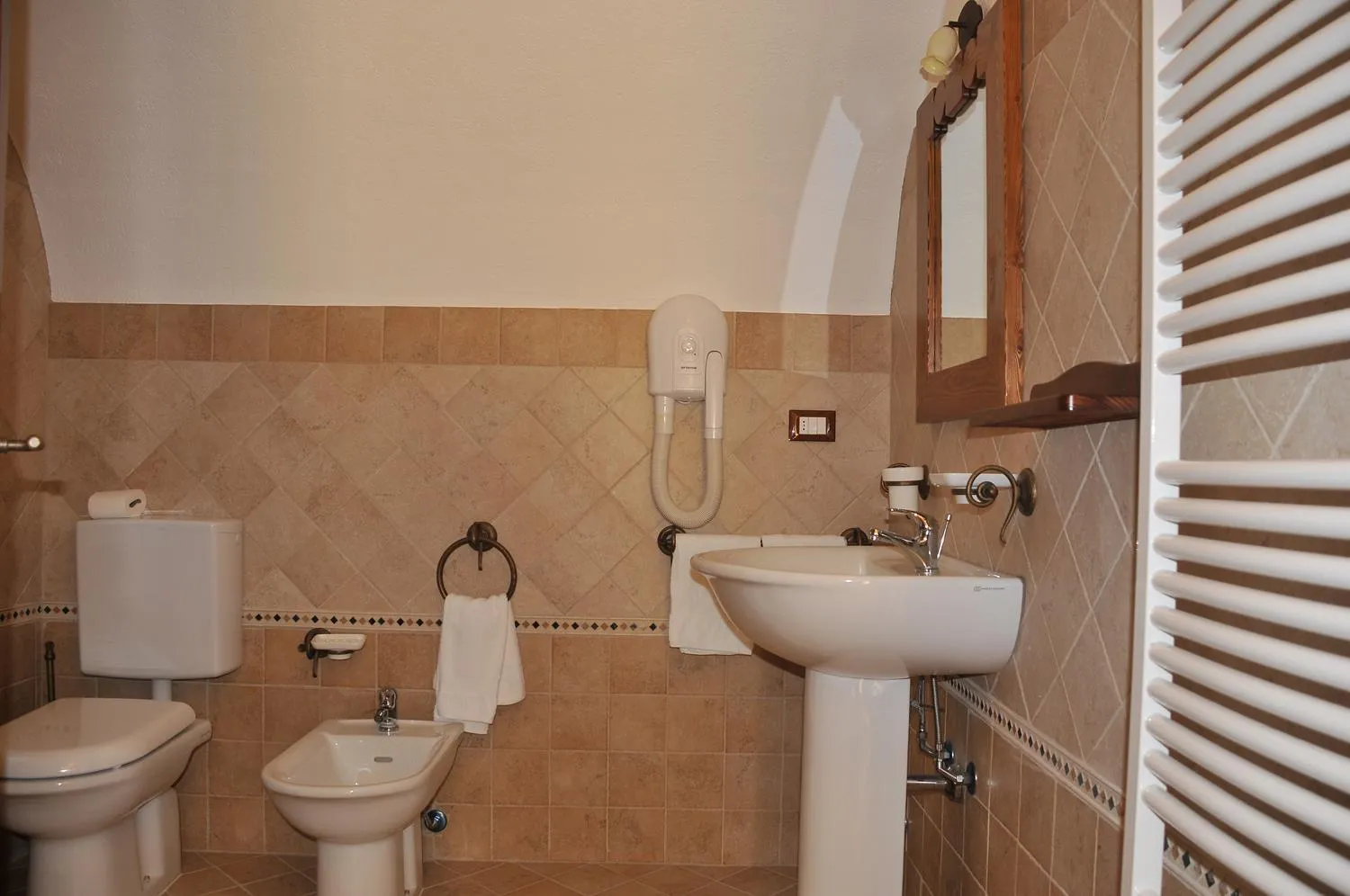 Bathroom in Affittacamere Les Noyers