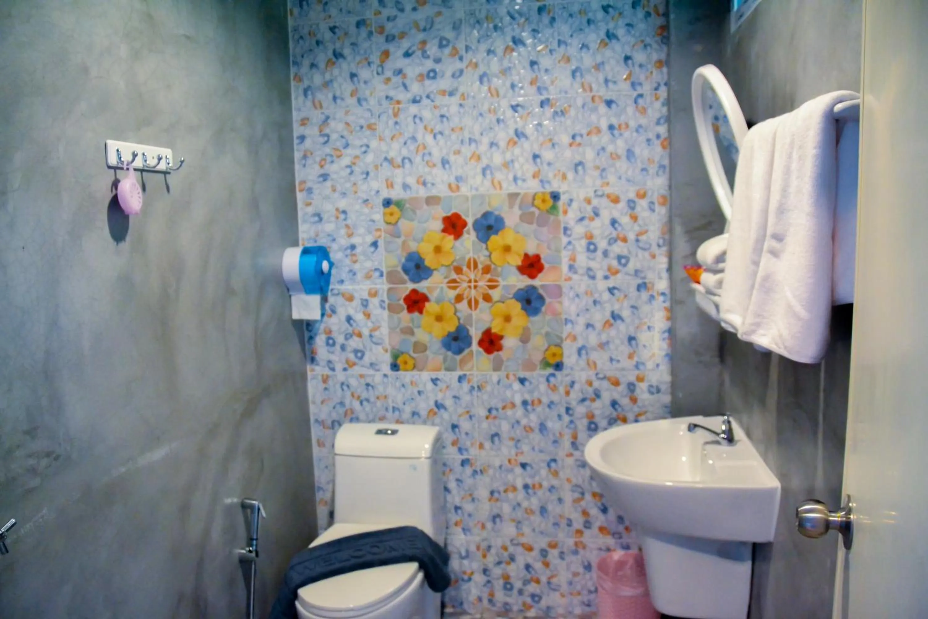 Shower in Baan Tubkaek Hotel