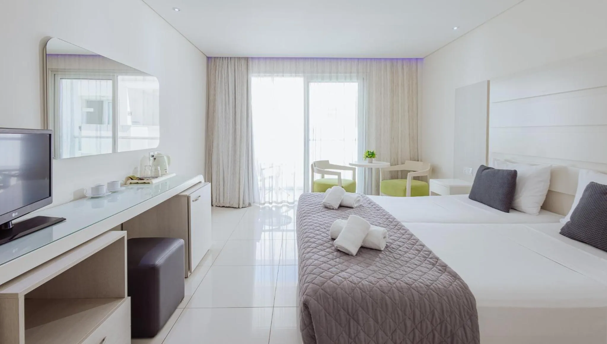 Bedroom, Bed in Tasia Maris Oasis