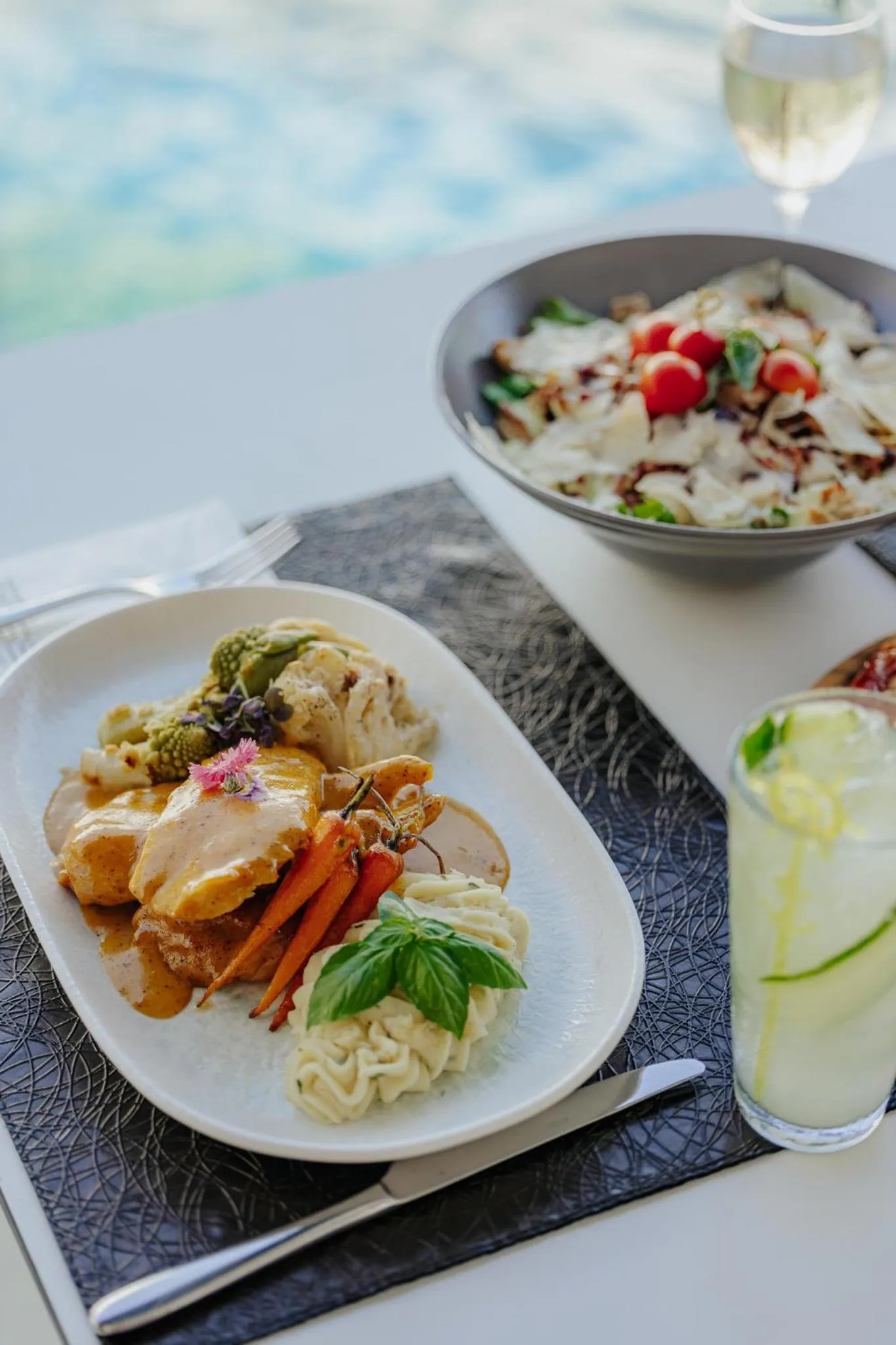 Restaurant/places to eat in Tasia Maris Oasis